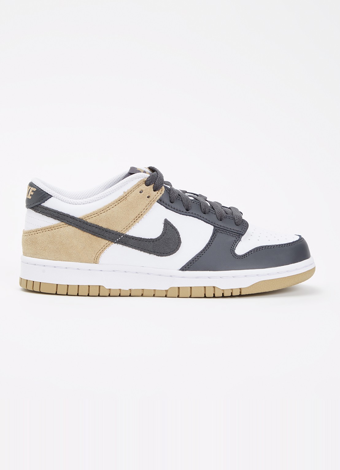 Nike Dunk low sneaker van leer met suède details - voorkant beige