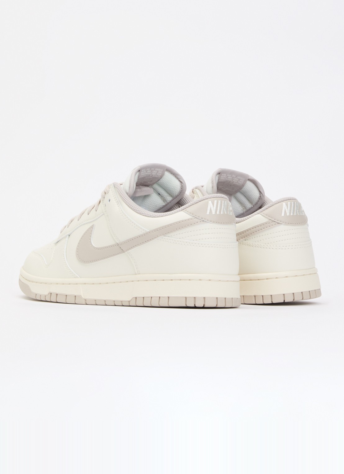 Nike Dunk Low sneaker van leer - achterkant gebroken wit