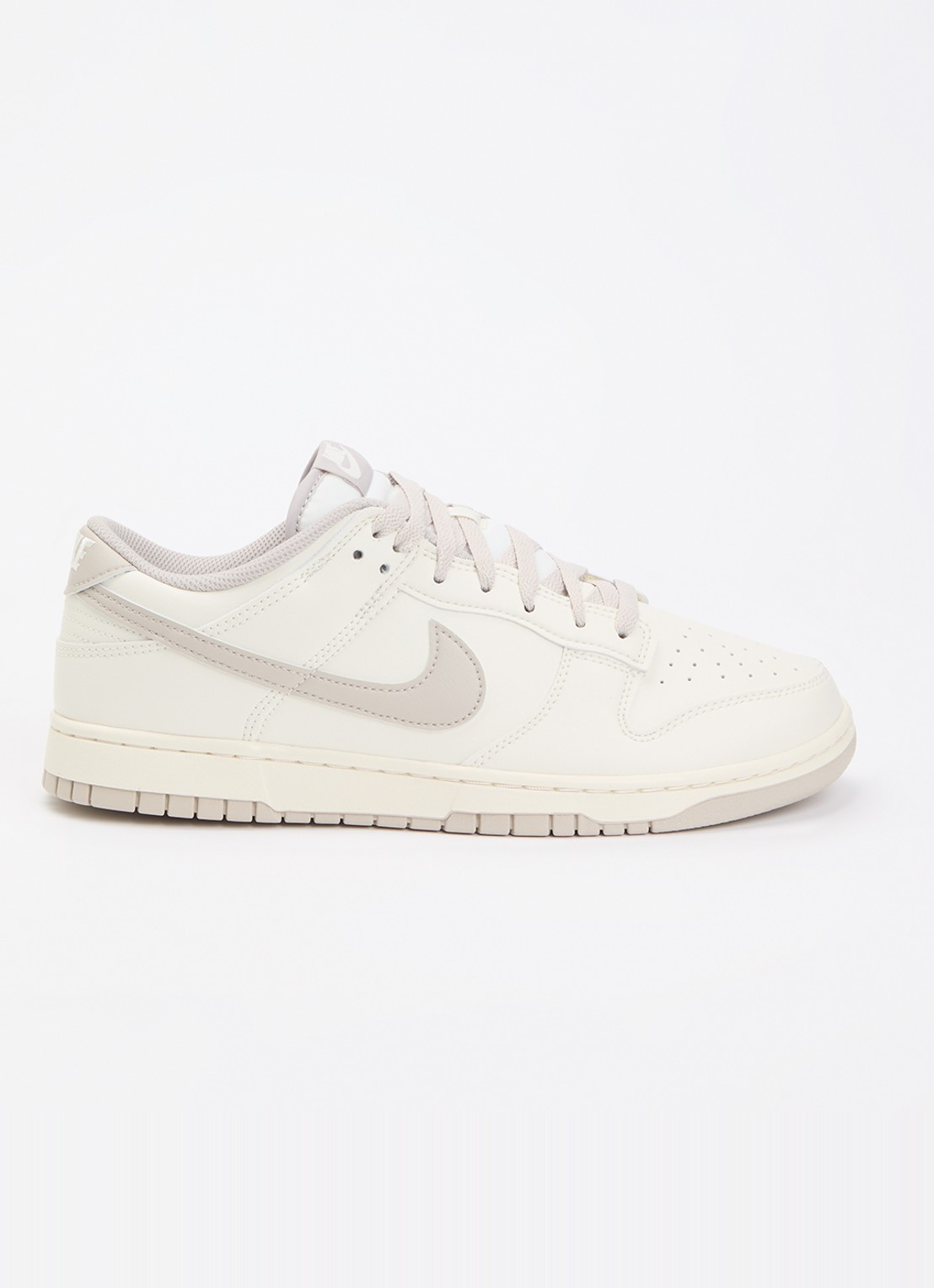 Nike Dunk Low sneaker van leer - voorkant 2 gebroken wit