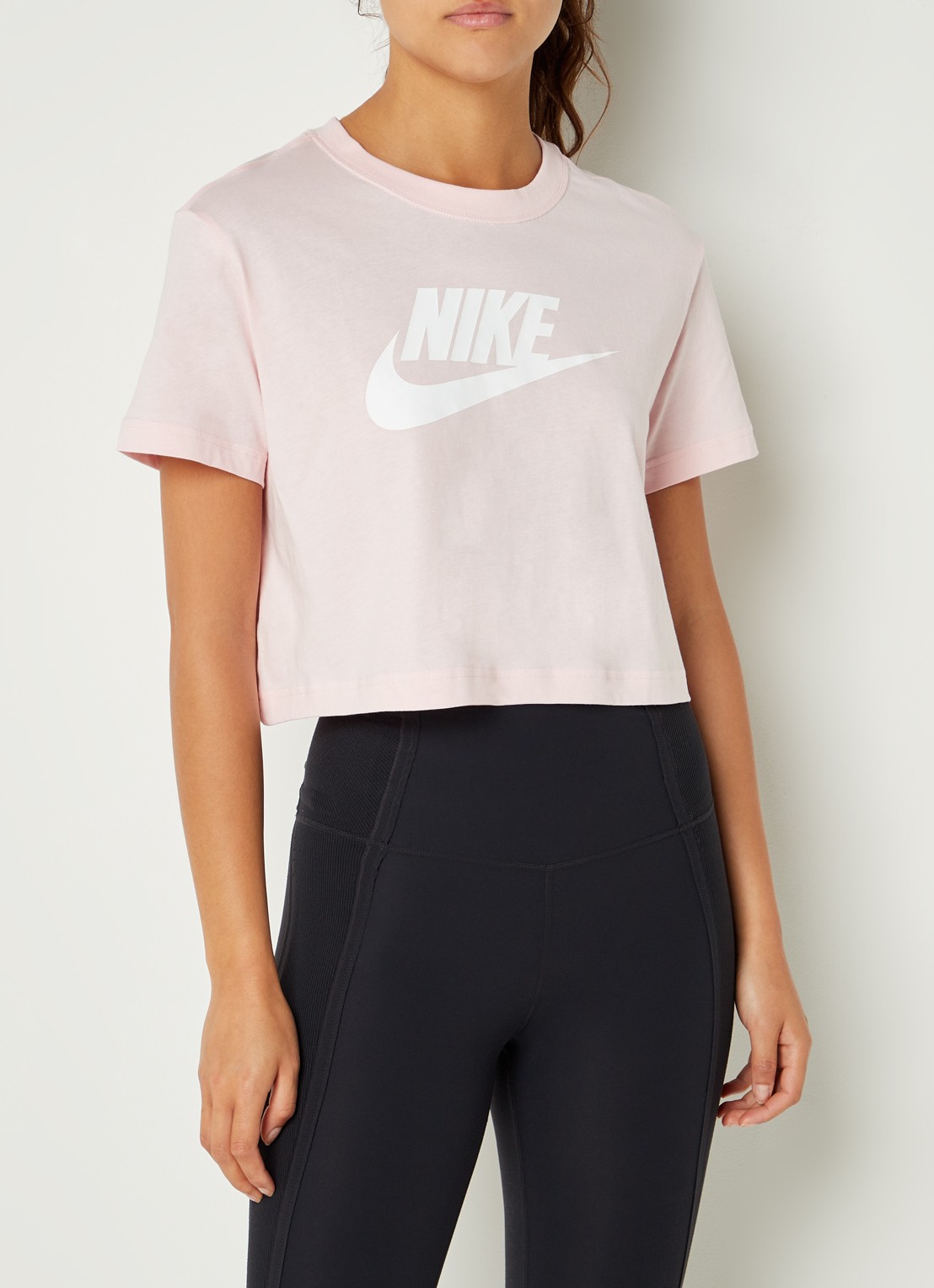 Nike Essential trainings cropped T-shirt met logoprint - detail 2 kit