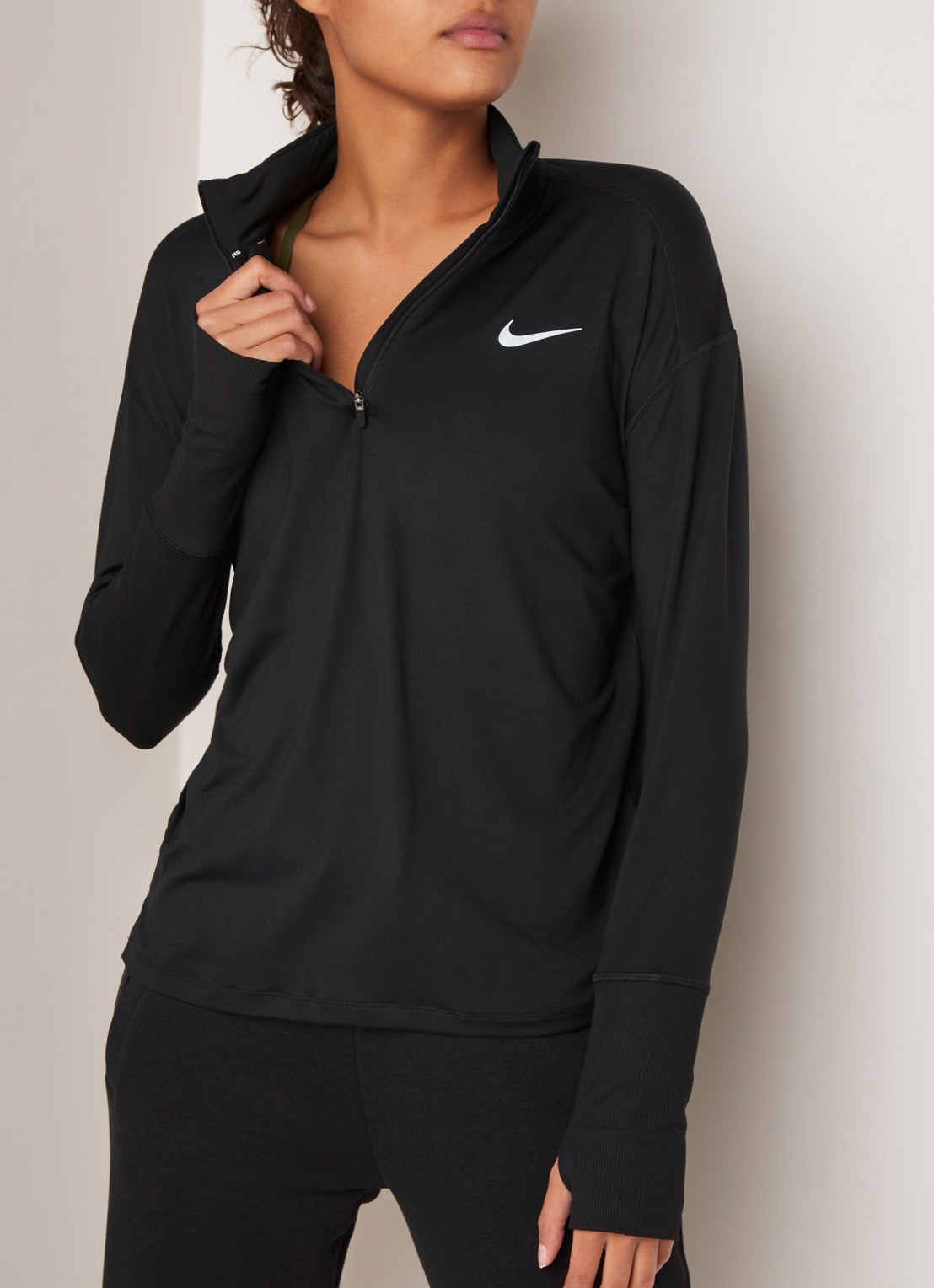 Nike Hardlooptop met halve rits - detail 3 zwart