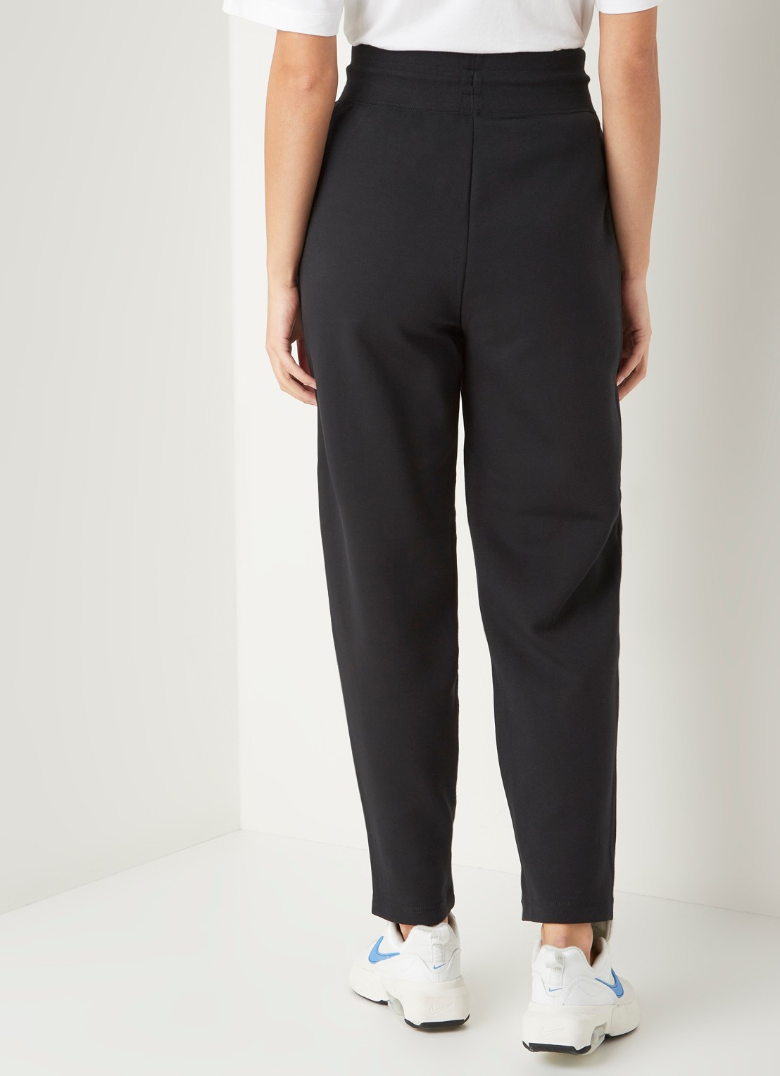 Nike High waist tapered fit cropped joggingbroek met logo - achterkant 2 zwart