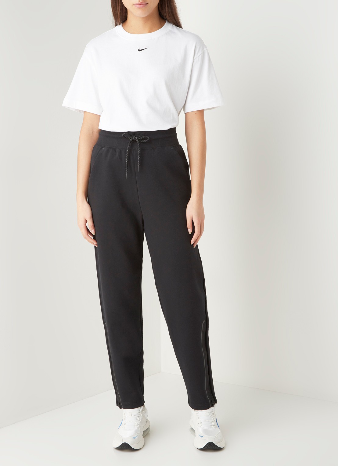 Nike High waist tapered fit cropped joggingbroek met logo - voorkant 4 zwart