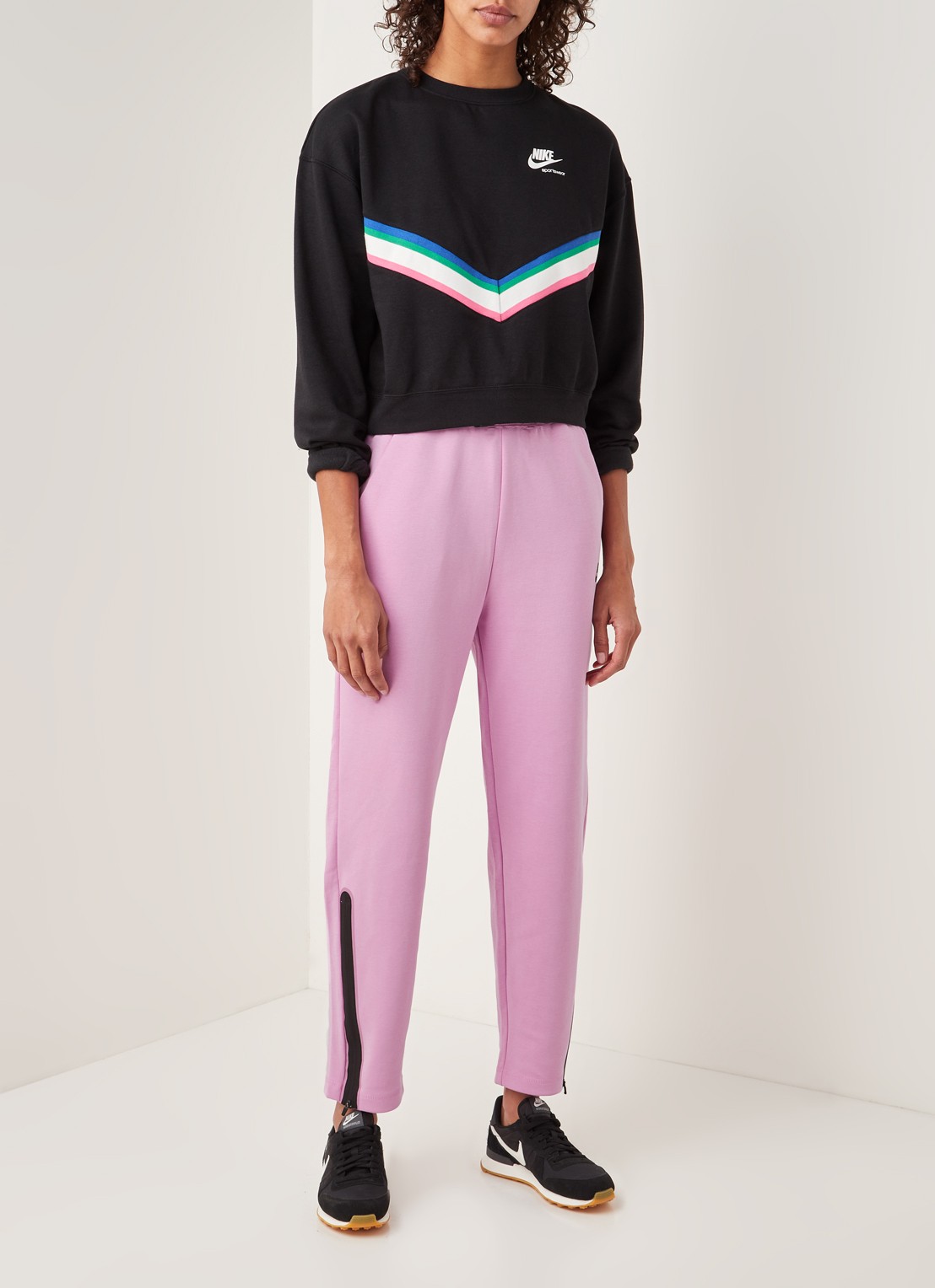 Nike High waist tapered fit cropped joggingbroek met logo - voorkant 3 roze