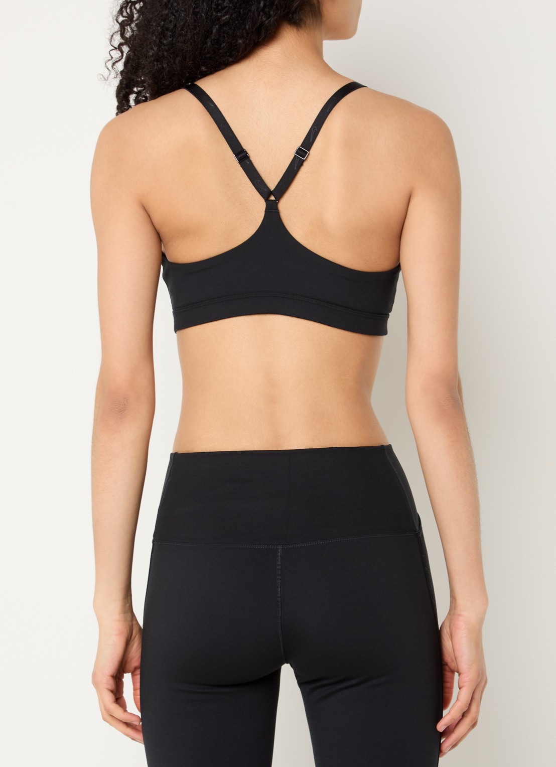 Nike Indy sport bh met light support en dri-FIT - achterkant 4 zwart