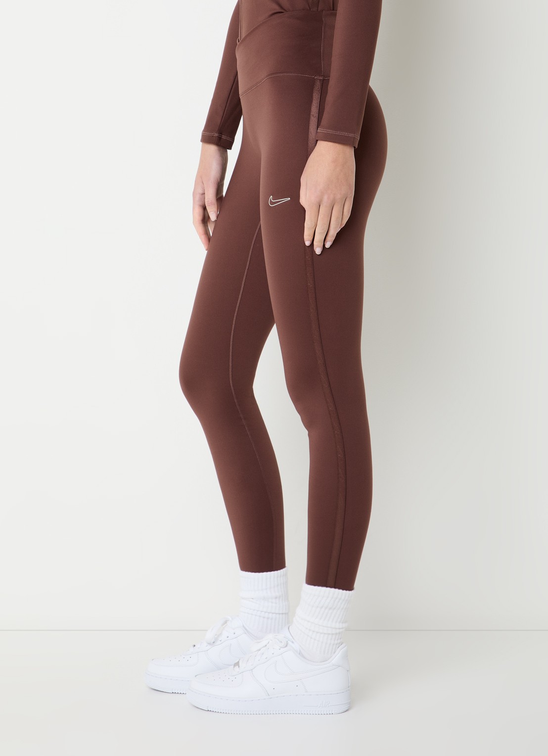 Nike One high waist cropped trainingslegging met dri-FIT en logo - detail 3 bruin