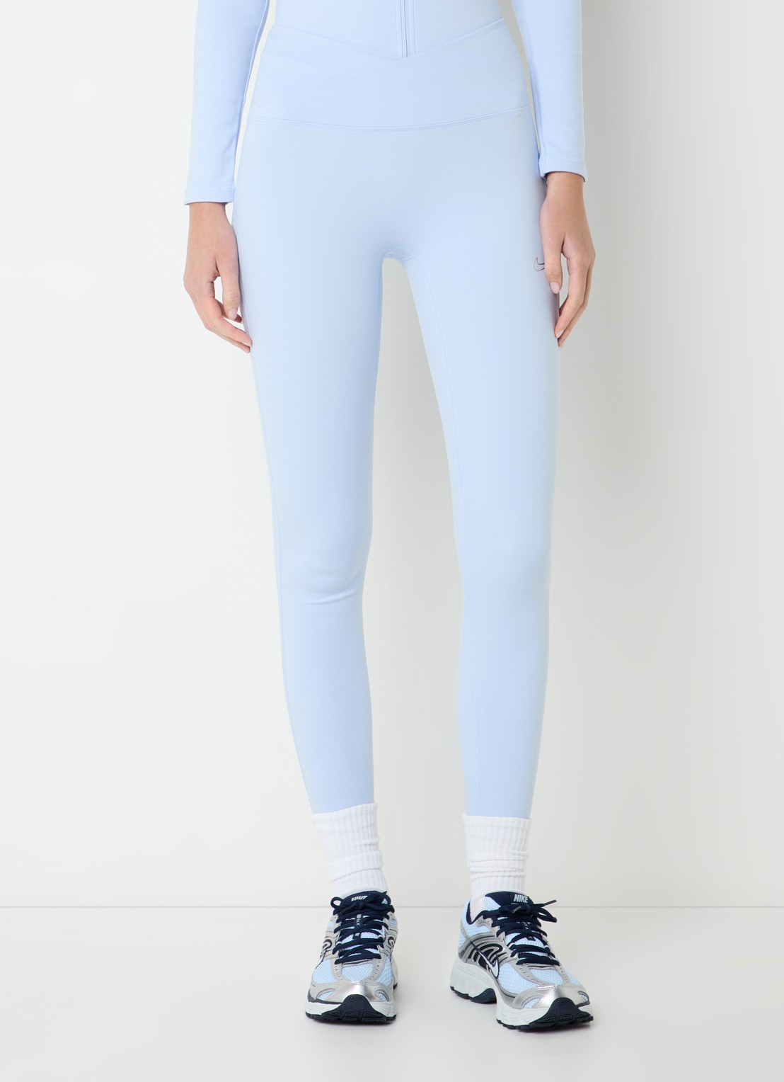 Nike One high waist cropped trainingslegging met dri-FIT en logo - detail 3 lichtblauw