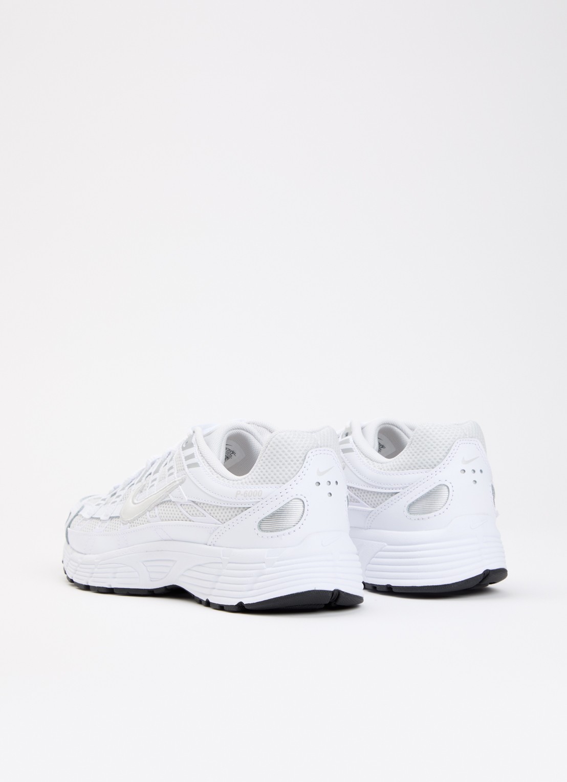 Nike P-6000 sneaker met leren details - achterkant wit