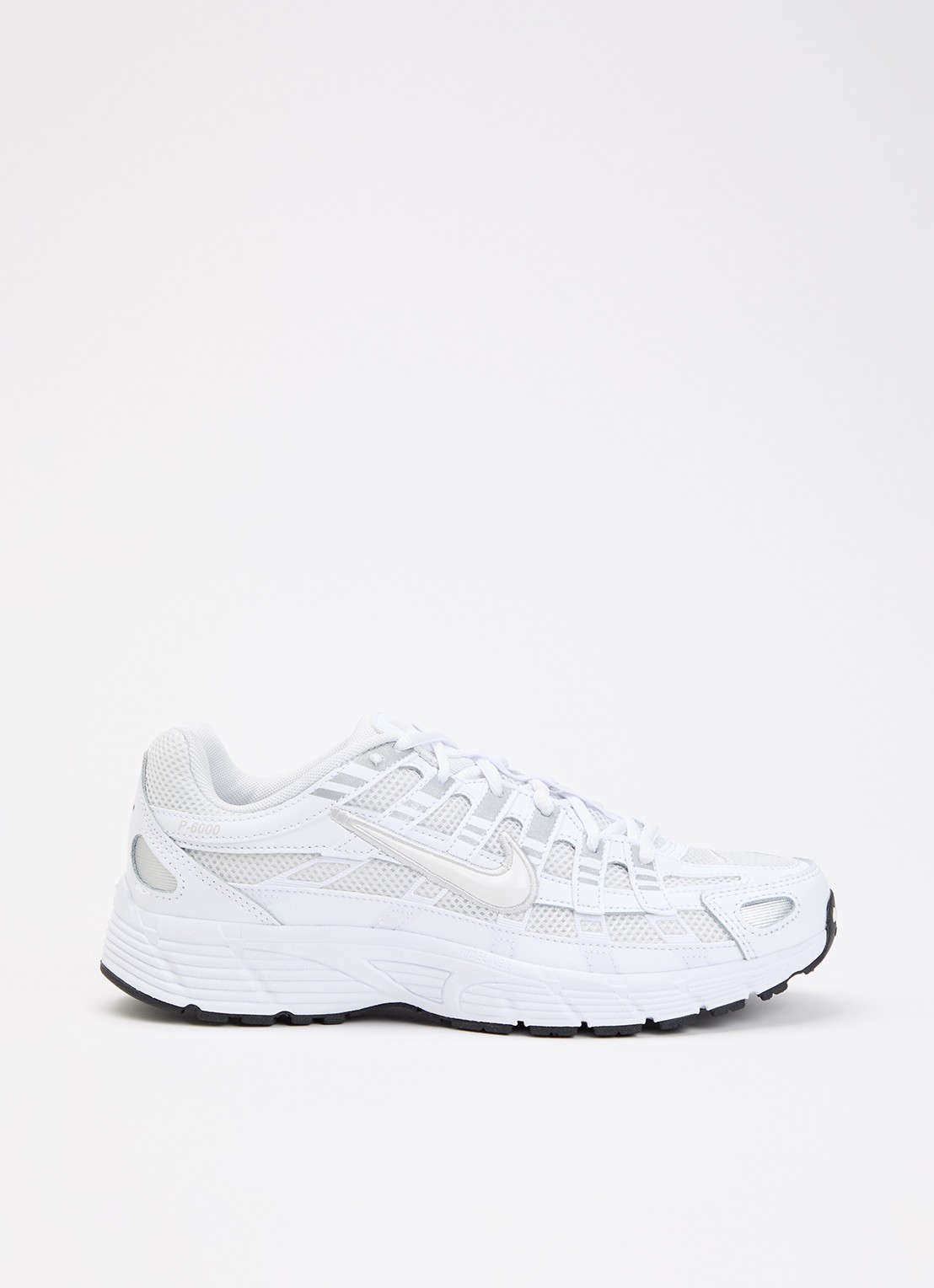 Nike P-6000 sneaker met leren details - voorkant 2 wit