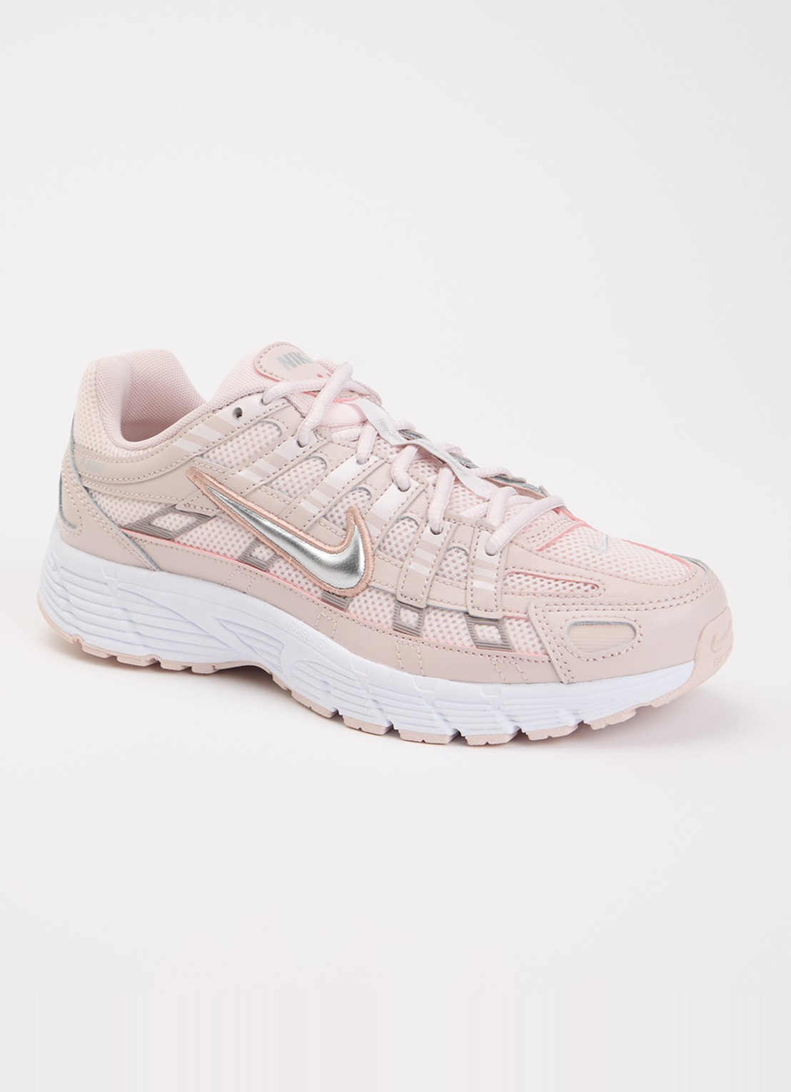 Nike P-6000 sneaker met mesh details - voorkant 2 oudroze