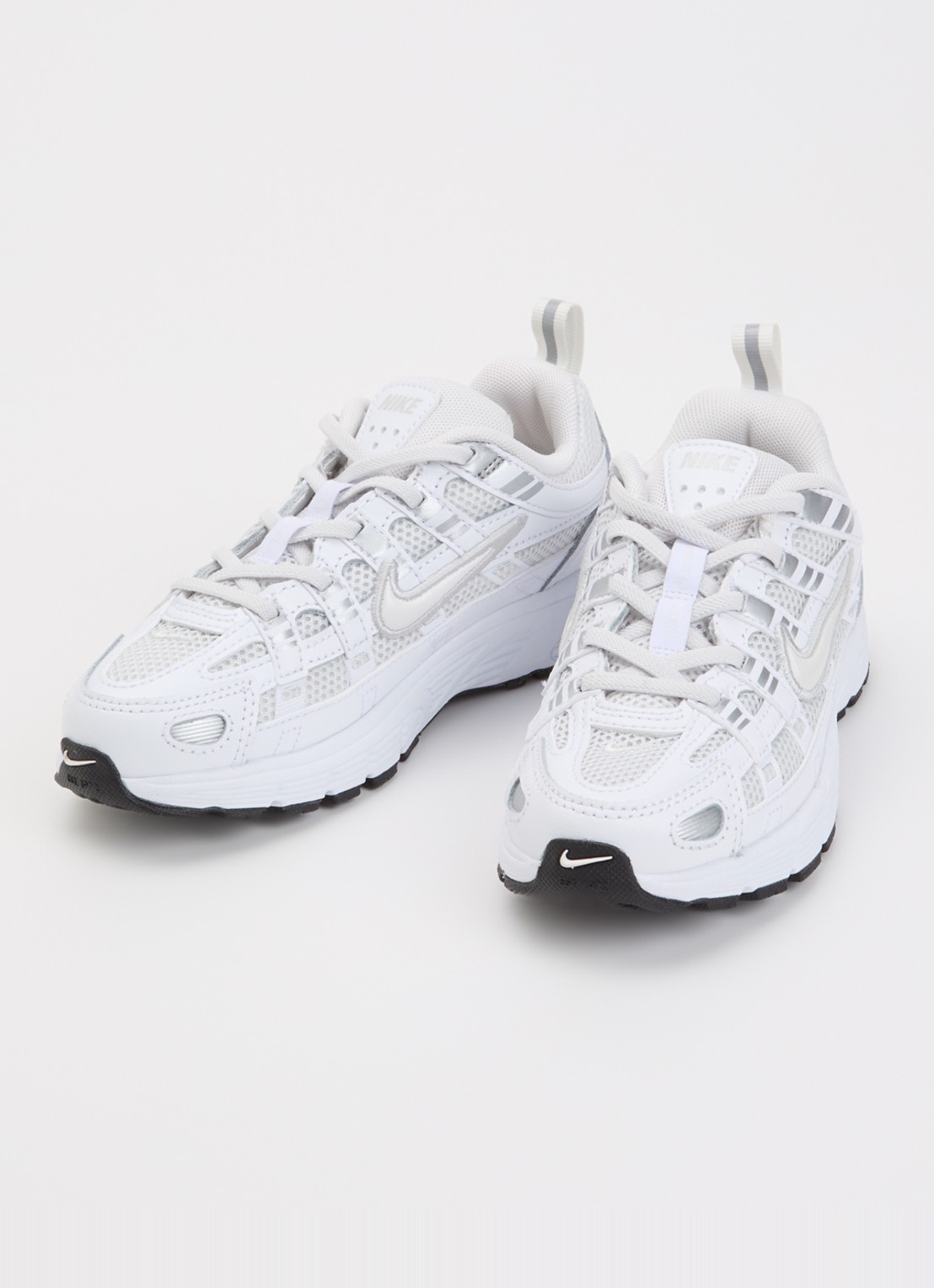 Nike P-6000 sneaker met mesh details - voorkant 4 wit