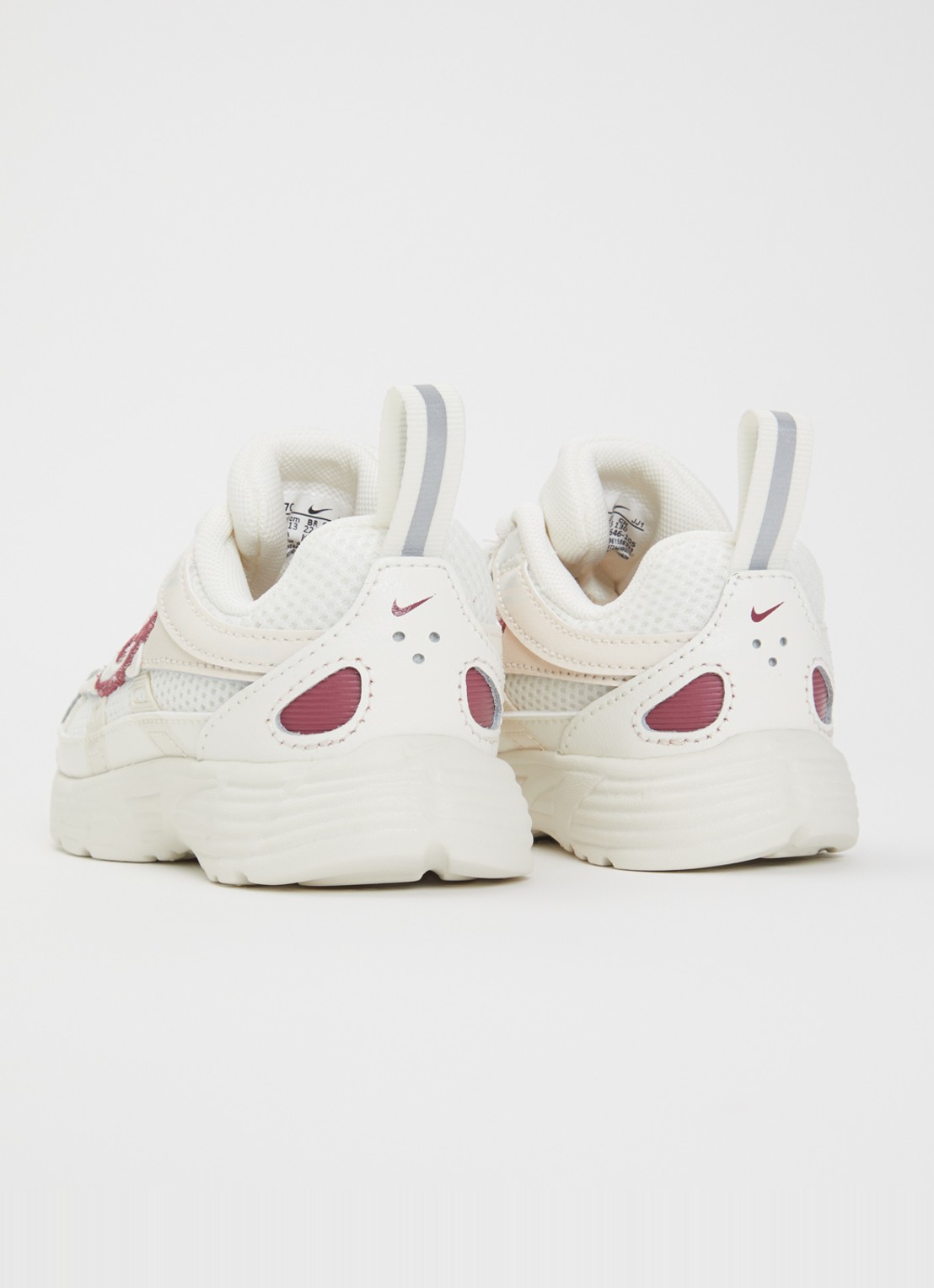 Nike P-6000 sneaker met mesh details - achterkant 2 creme