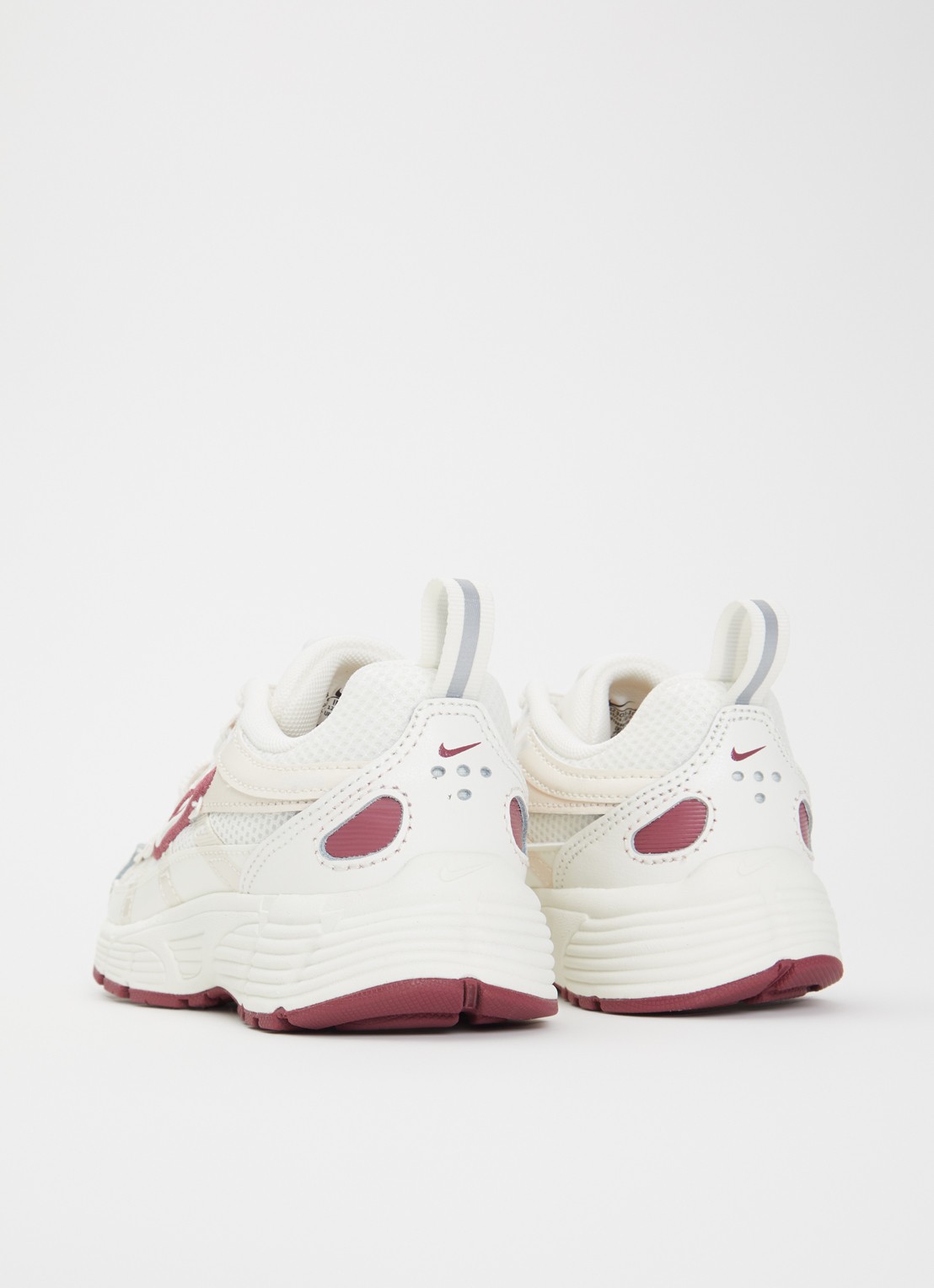 Nike P-6000 sneaker met mesh details - achterkant 3 creme