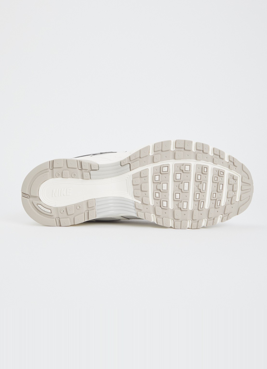 Nike P-6000 sneaker met mesh details - detail 5 beige