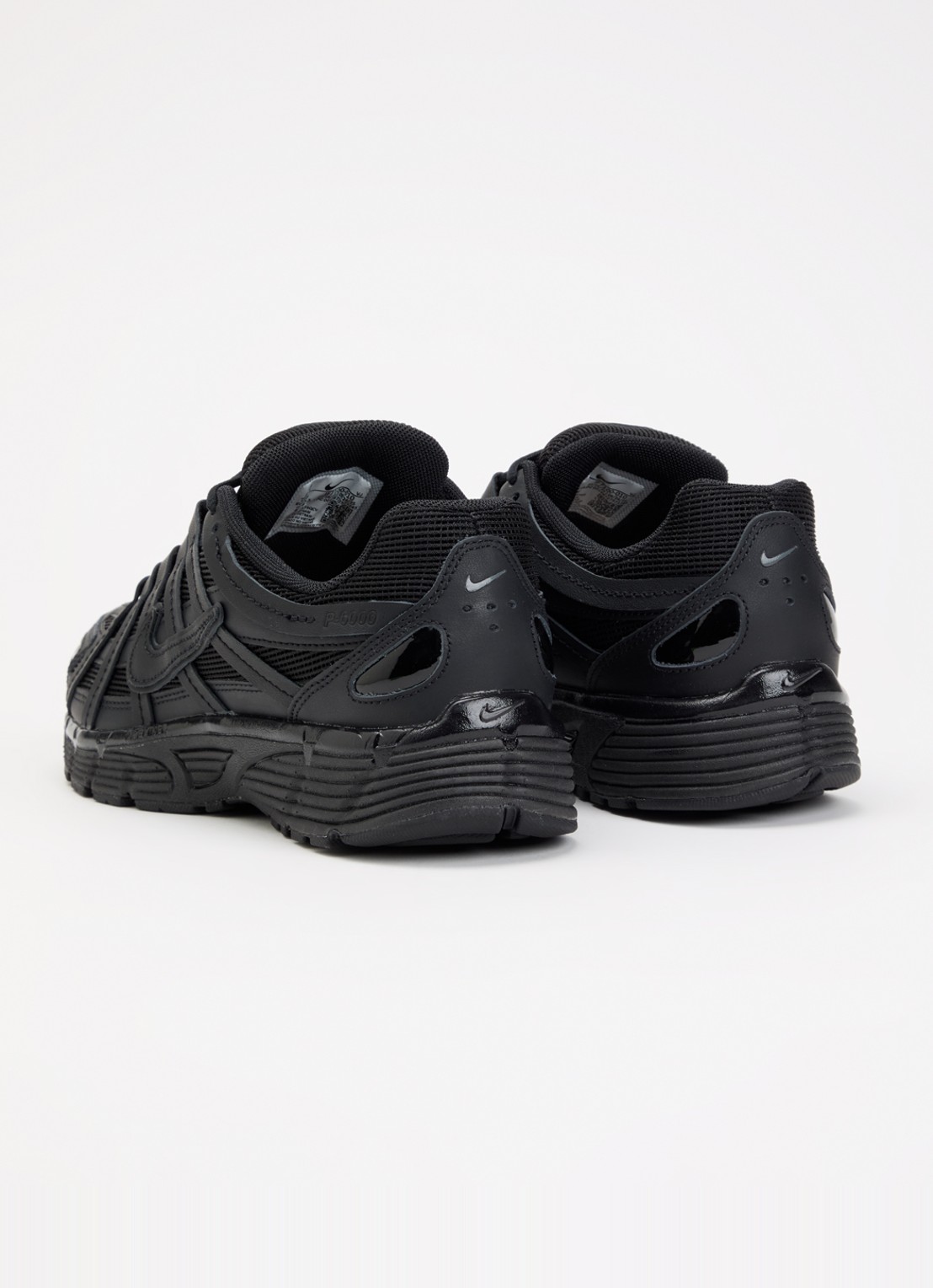 Nike P-6000 sneaker met mesh details - achterkant zwart