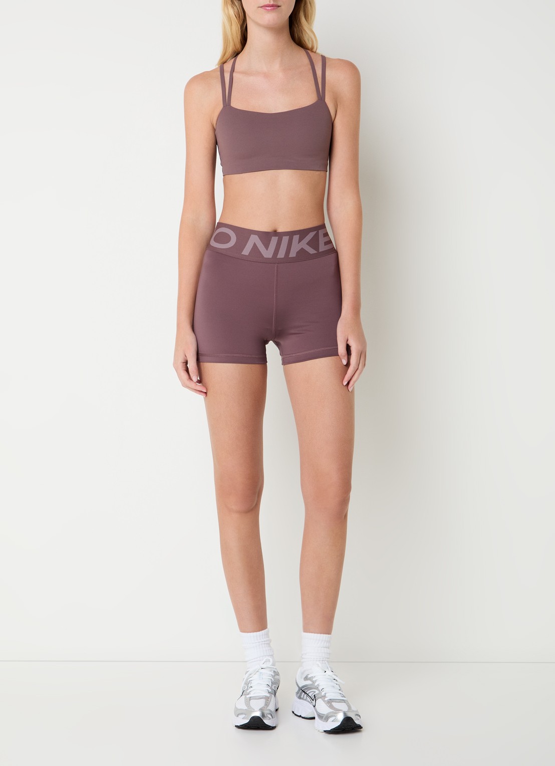 Nike Pro Sculpt high waist skinny fit fietsbroek met dri-FIT en logoband - voorkant 3 taupe