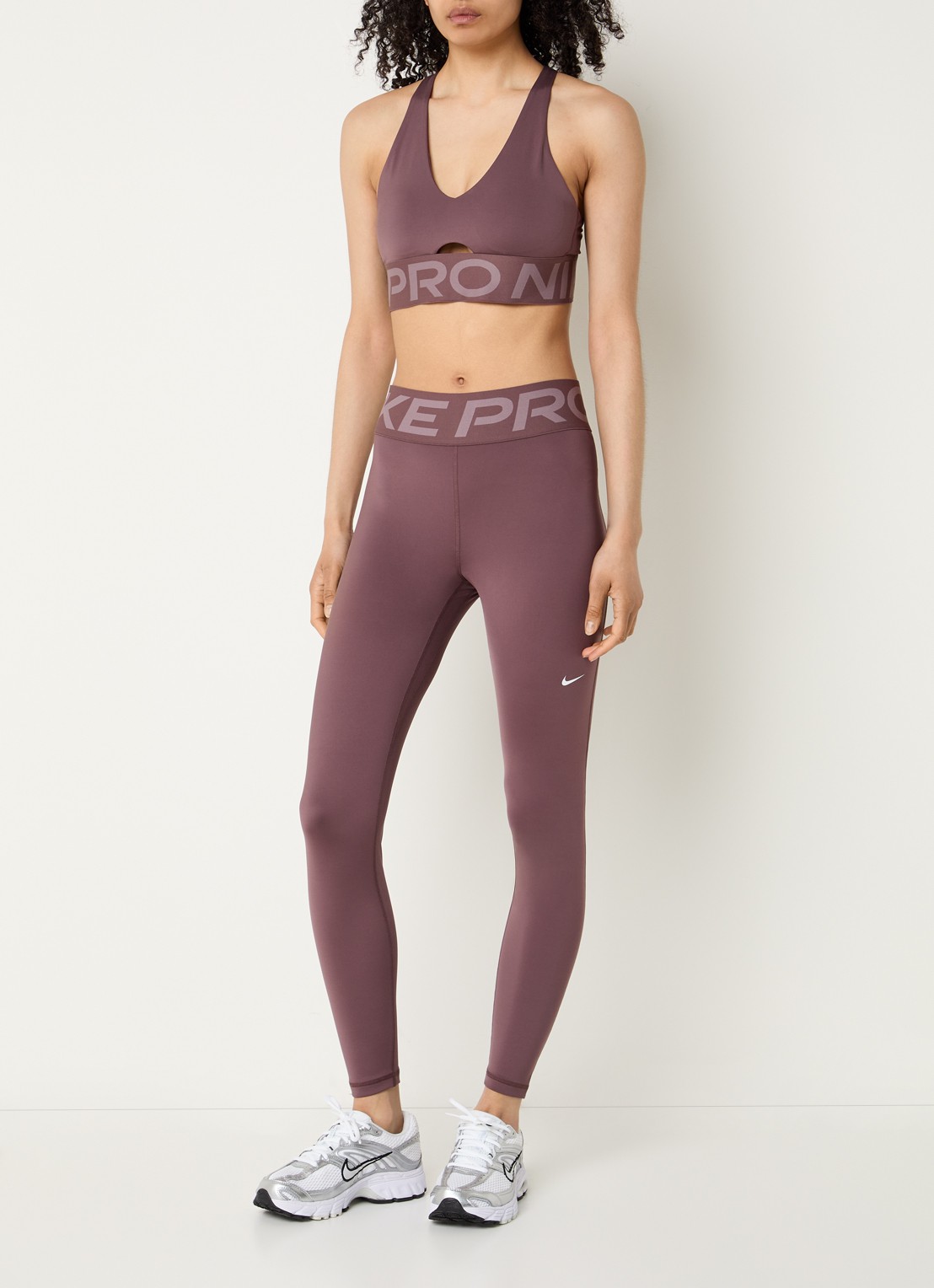 Nike Sculpt high waist skinny fit trainingslegging - voorkant 3 taupe