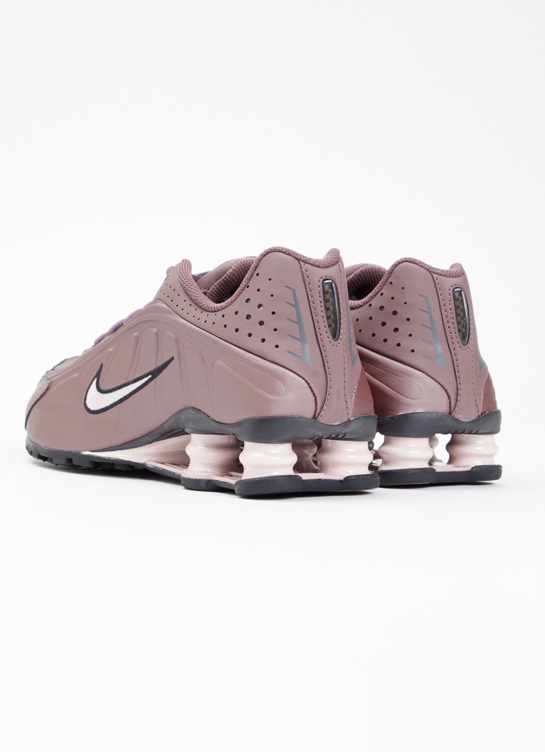 Nike Shox R4 sneaker met logo  - achterkant paars