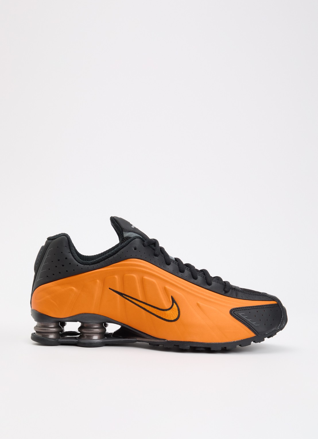 Nike Shox R4 sneaker met logo - voorkant 2 orange