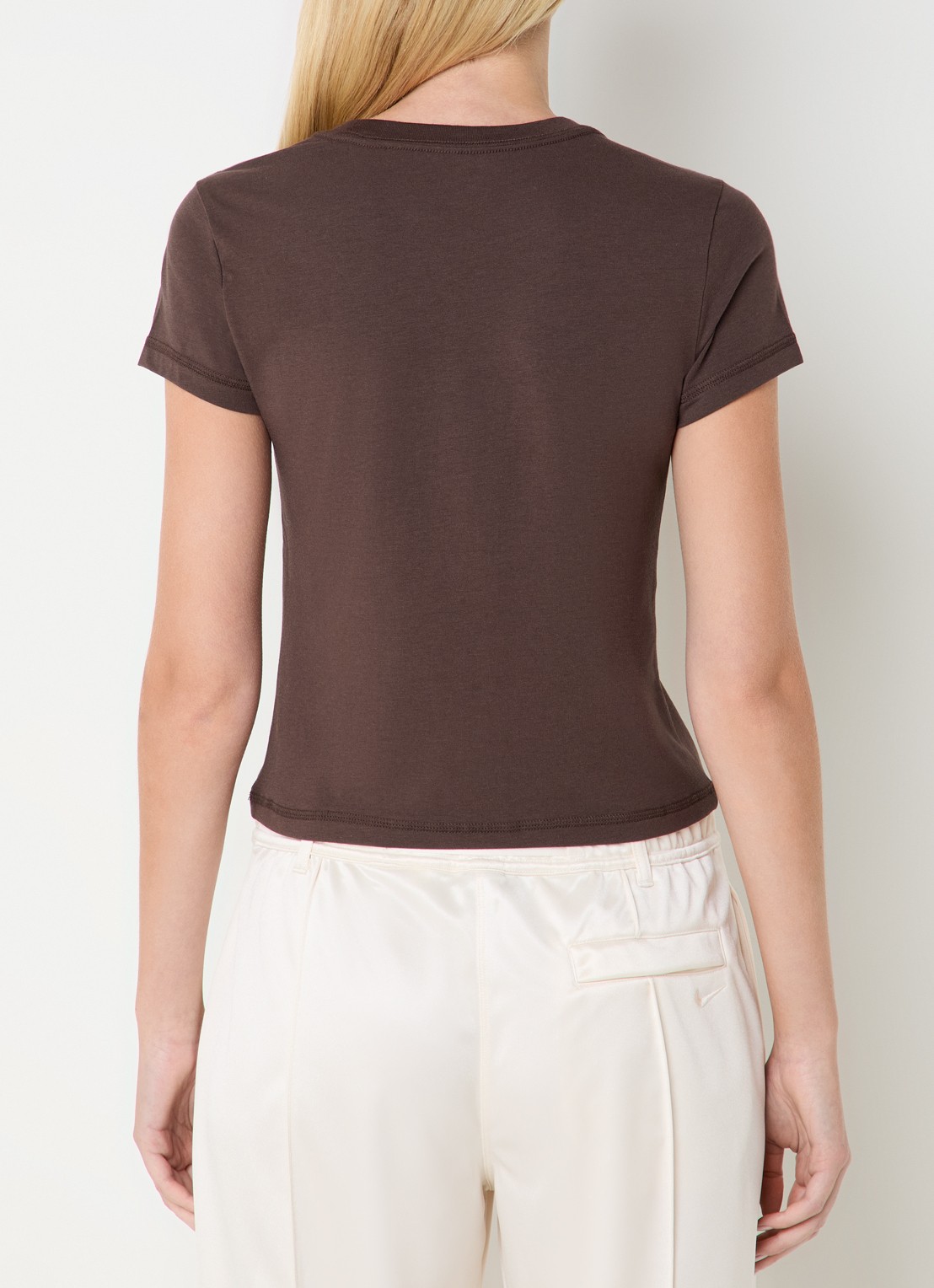 Nike T-shirt met logo en ronde hals - achterkant 3 donkerbruin