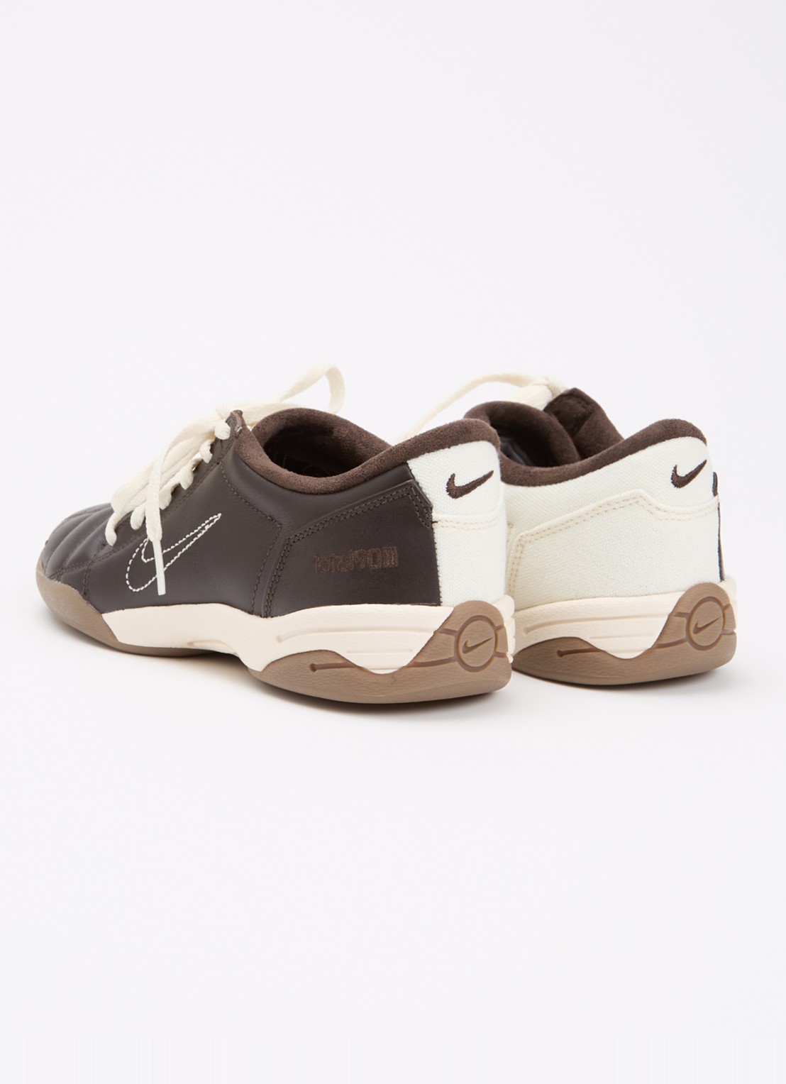Nike T90 sneaker met leren details - achterkant bruin