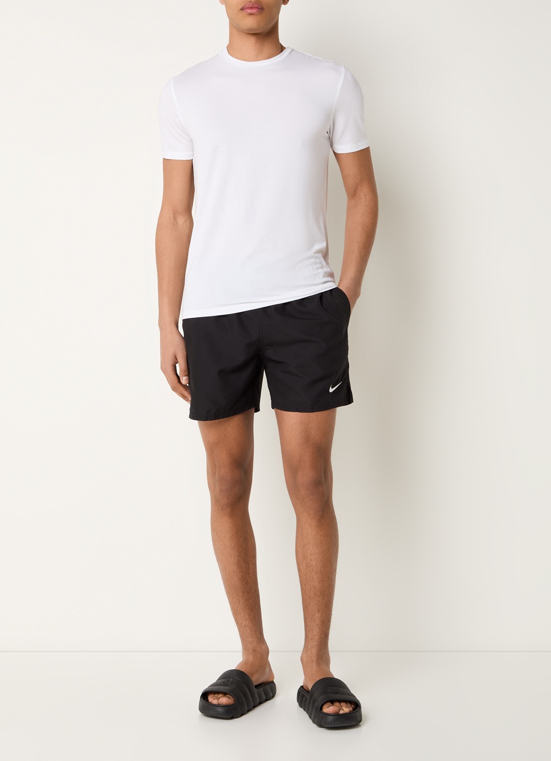Nike Volley 5 zwemshorts met steekzakken - voorkant 4 zwart