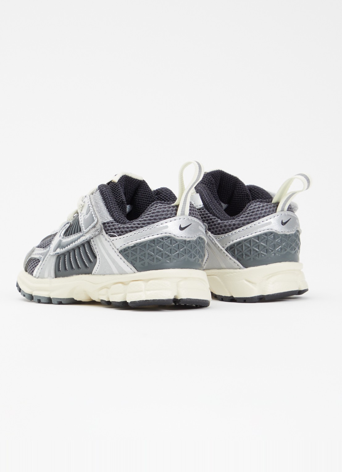 Nike Vomero 5 sneaker met metallic details - achterkant 4 zilver