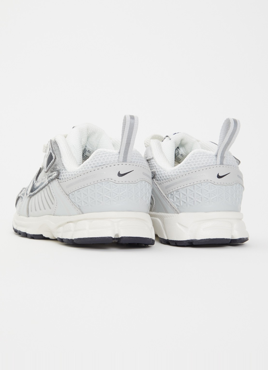 Nike Vomero 5 sneaker van mesh met metallic details - achterkant 5 zilver