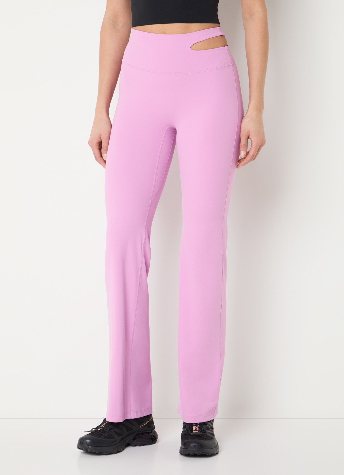 Nike Zenvy high waist flared fit trainingslegging met Dri-FIT - detail roze
