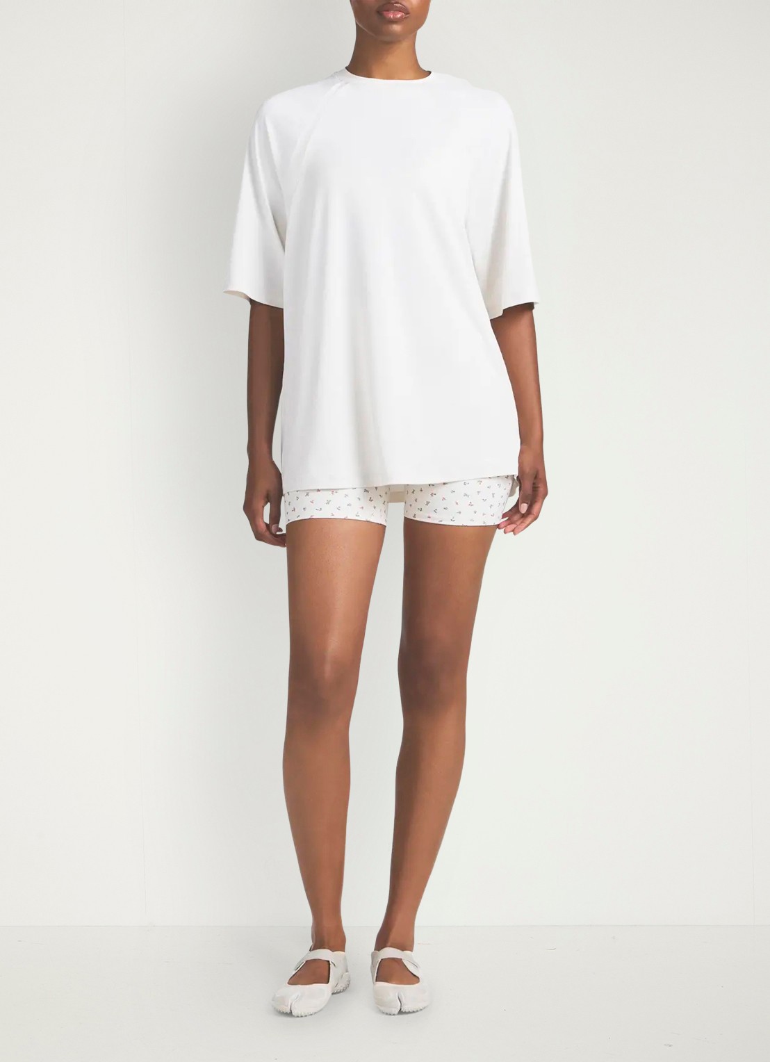 NikeSKIMS Airy boyfriend oversized T-shirt met stretch - voorkant 5 ivoor