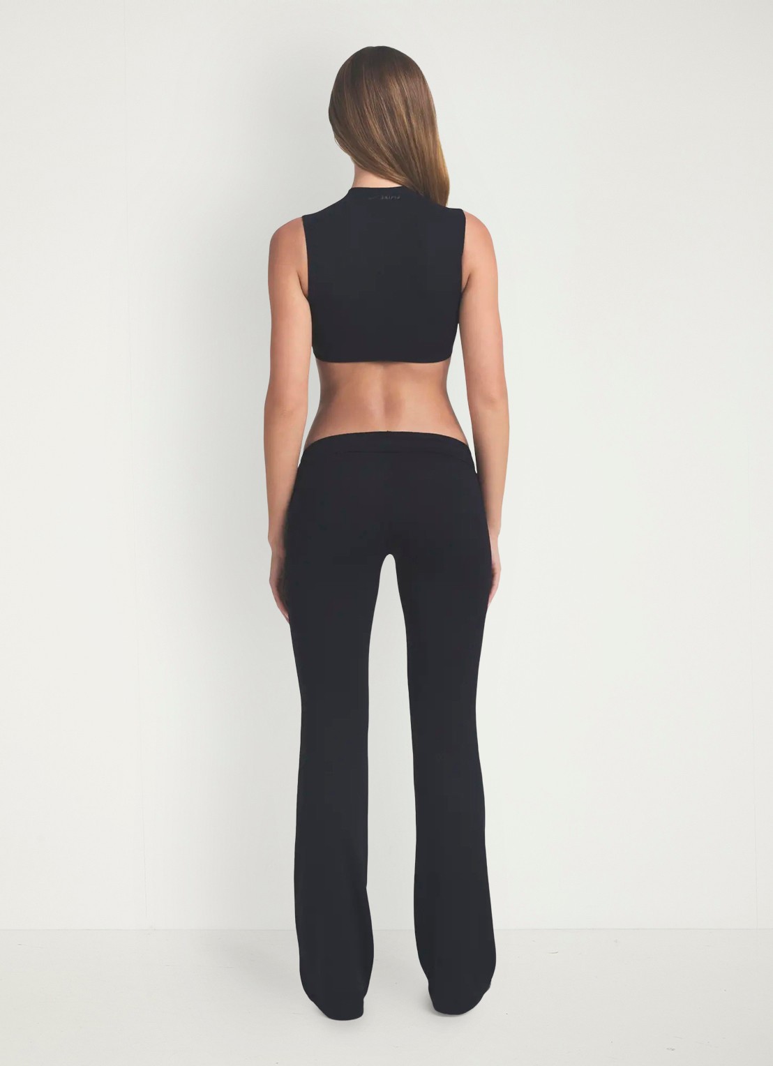 NikeSKIMS Airy low waist flared fit trainingslegging met logo - achterkant zwart