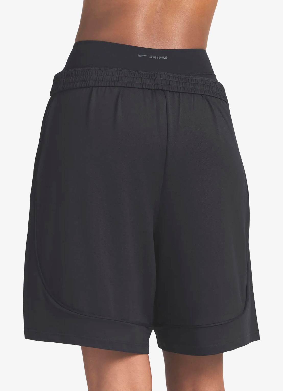NikeSKIMS Airy mid waist loose fit korte broek met ritszakken - achterkant zwart