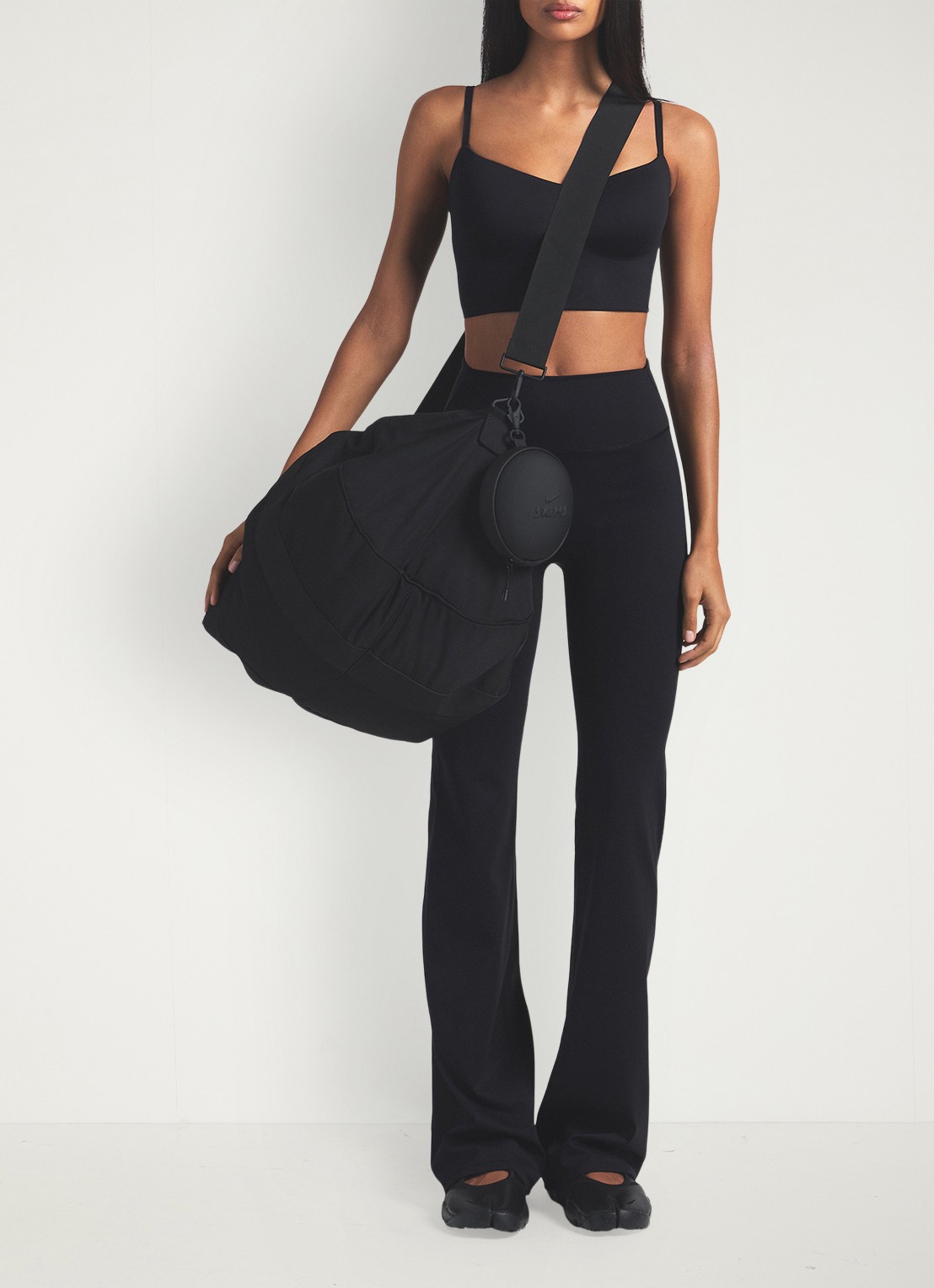 NikeSKIMS Matte high waist flared fit trainingslegging - detail 2 zwart