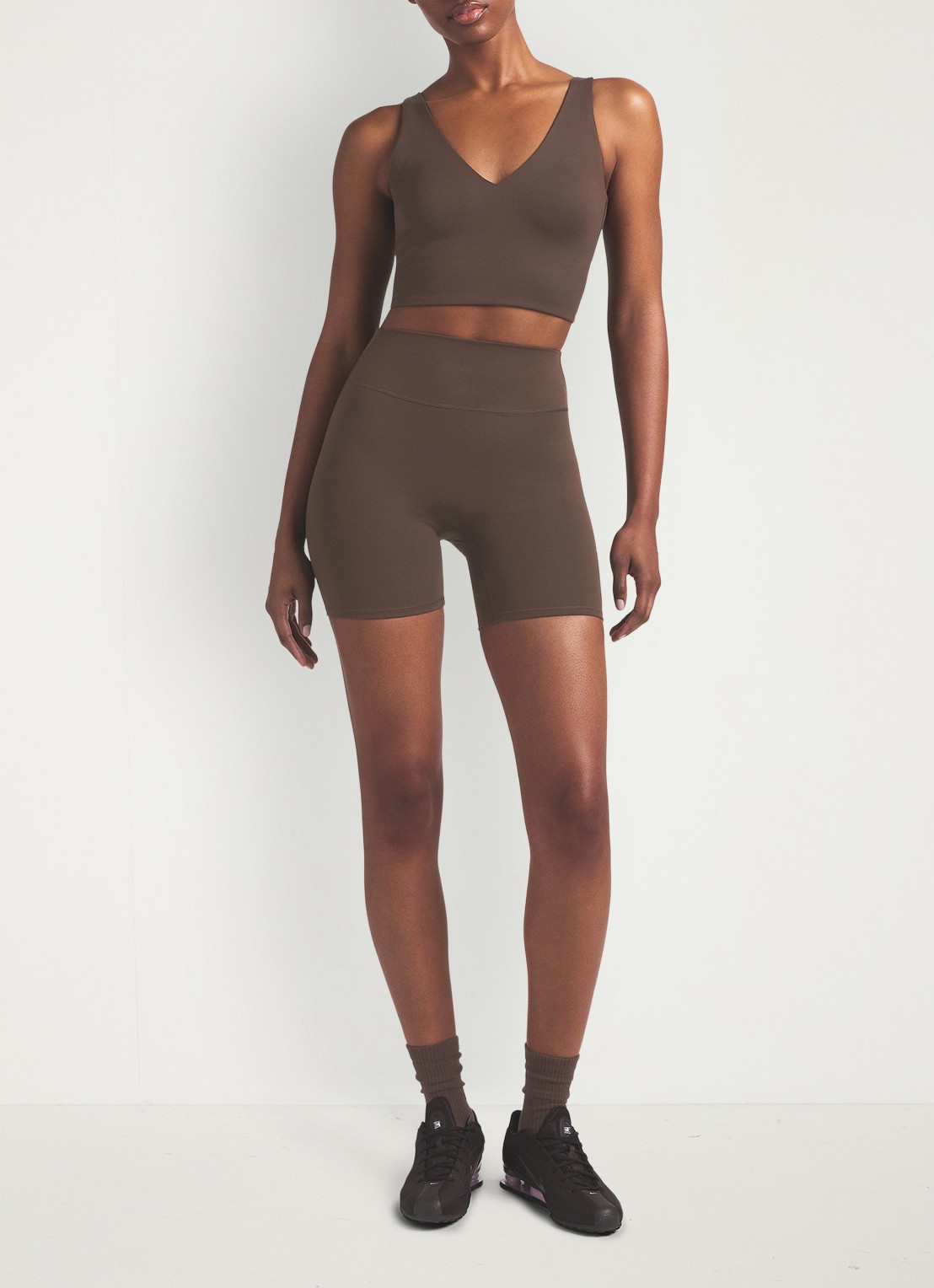 NikeSKIMS Matte high waist skinny fit korte trainingslegging - detail 3 lichtbruin