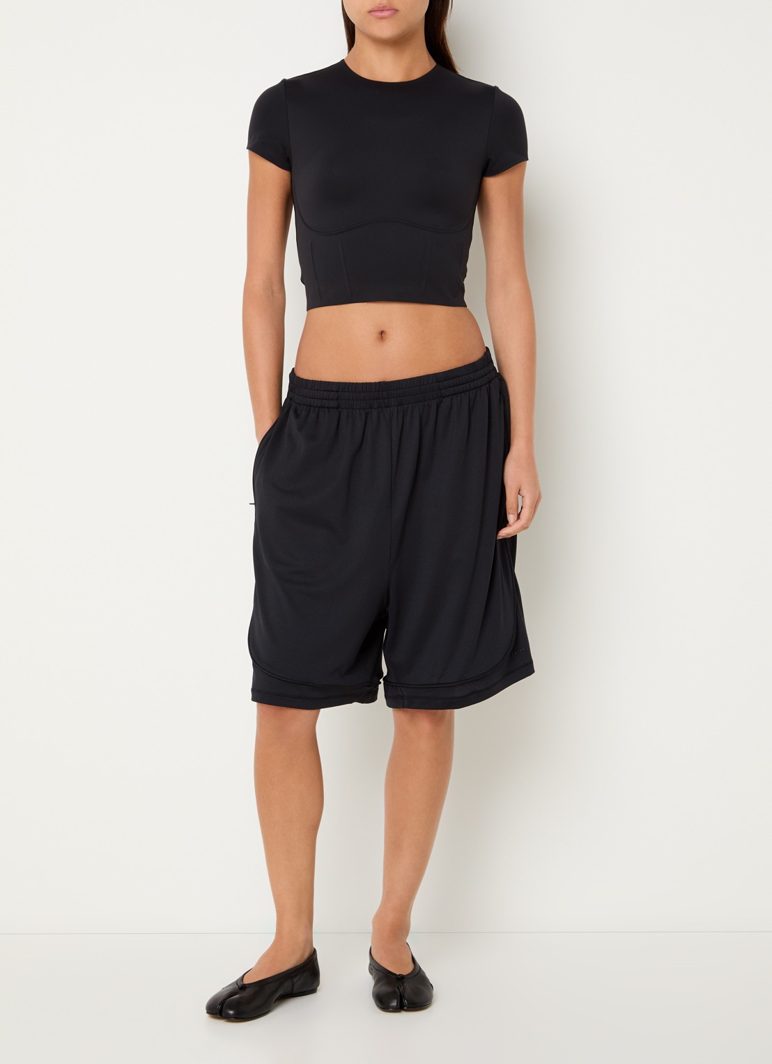 NikeSKIMS Matte trainings crop top met stretch - voorkant 3 zwart