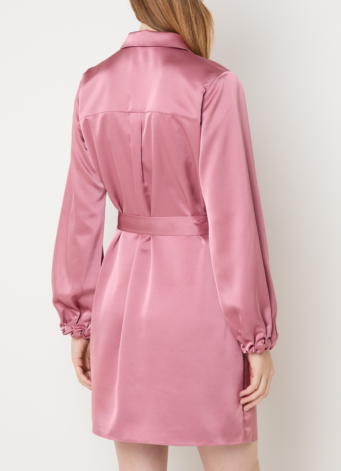 NIKKIE Aivy midi blousejurk van satijn - achterkant 3 oudroze