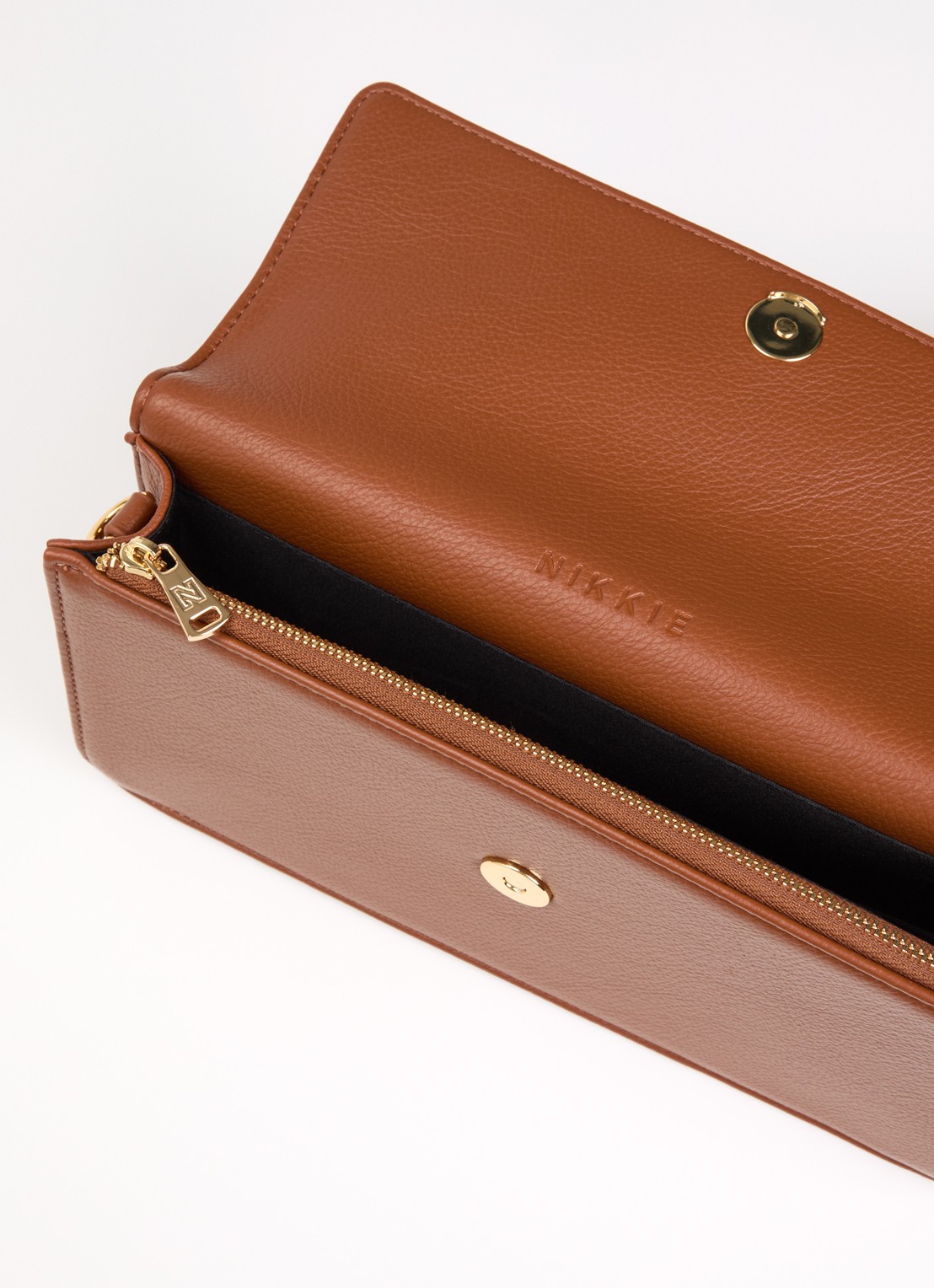 NIKKIE Alinda Chunky schoudertas met afneembare schouderriem - detail 3 cognac