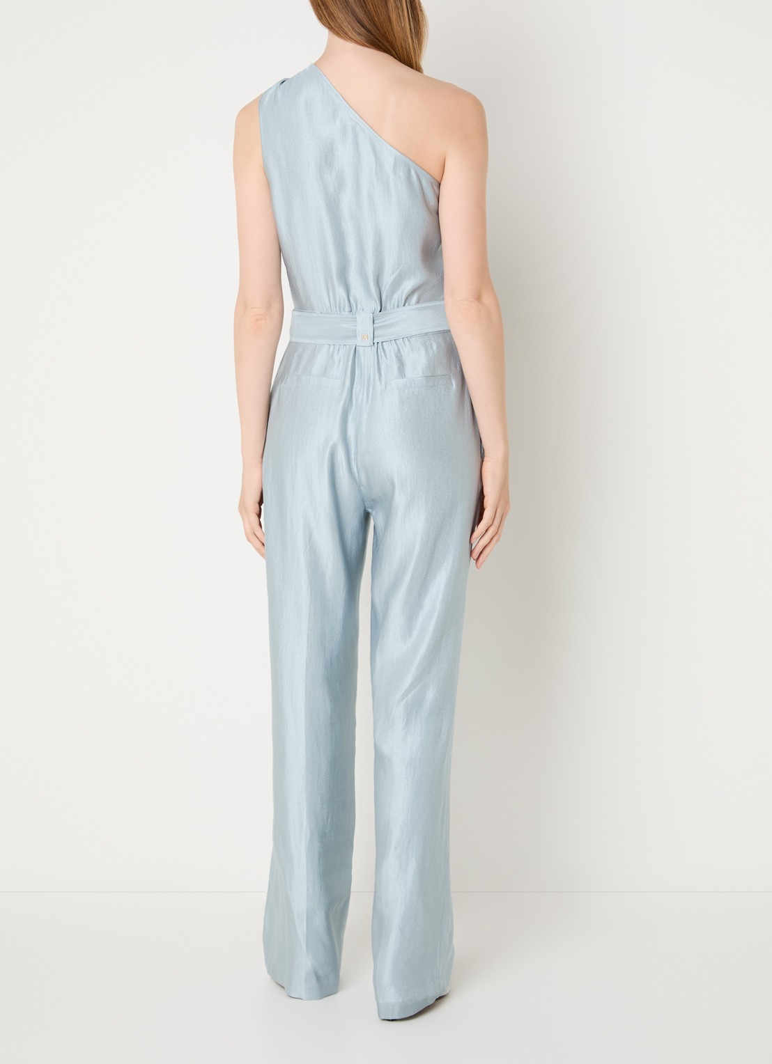 NIKKIE Alira loose fit jumpsuit met asymmetrische hals - achterkant 2 lichtblauw