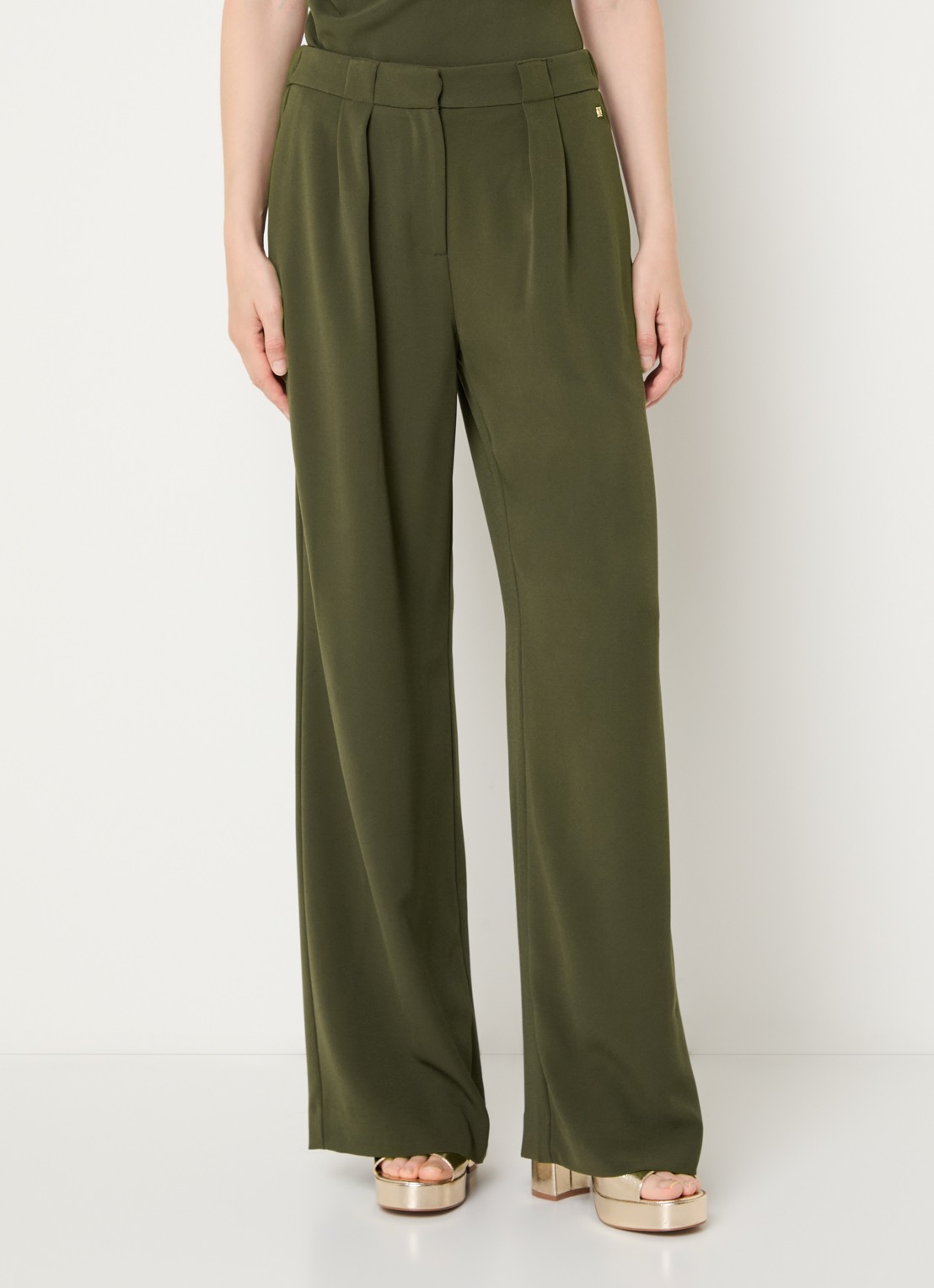 NIKKIE Amine high waist loose fit pantalon met steekzakken - detail 4 groen