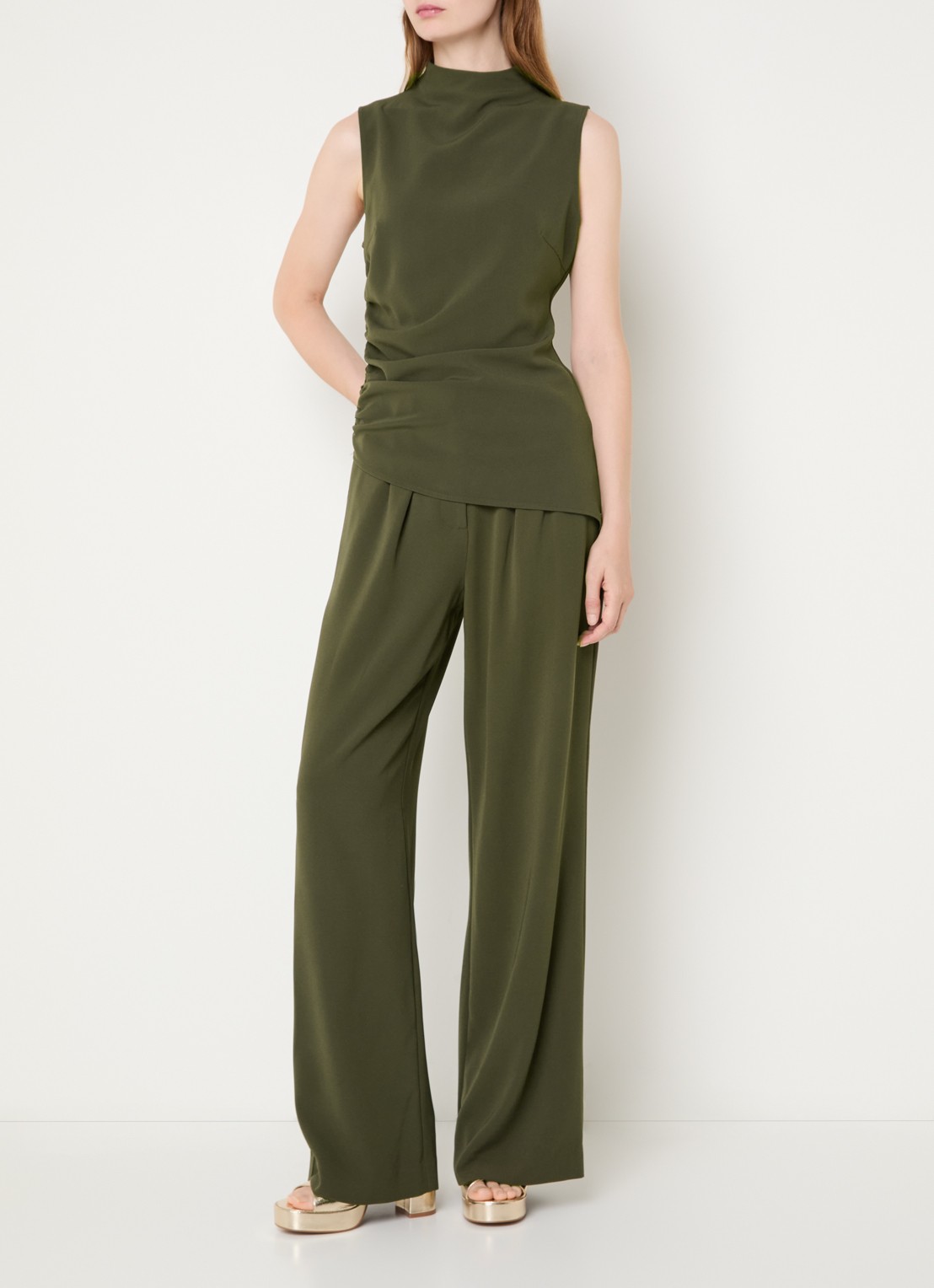 NIKKIE Amine high waist loose fit pantalon met steekzakken - voorkant 3 groen