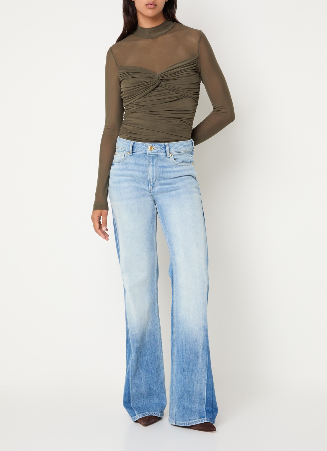 NIKKIE Analia semi-transparante top met strikdetail - voorkant 4 bronsgroen
