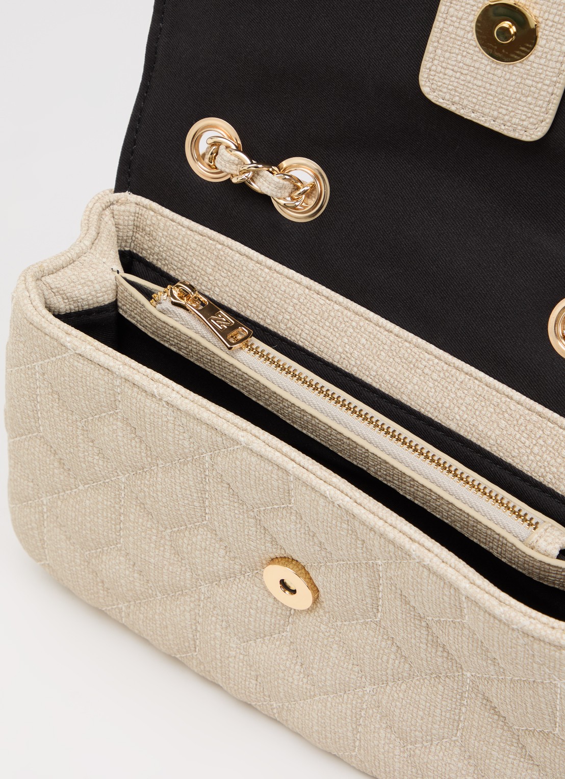 NIKKIE Ann crossbodytas met quilt patroon - detail 2 beige
