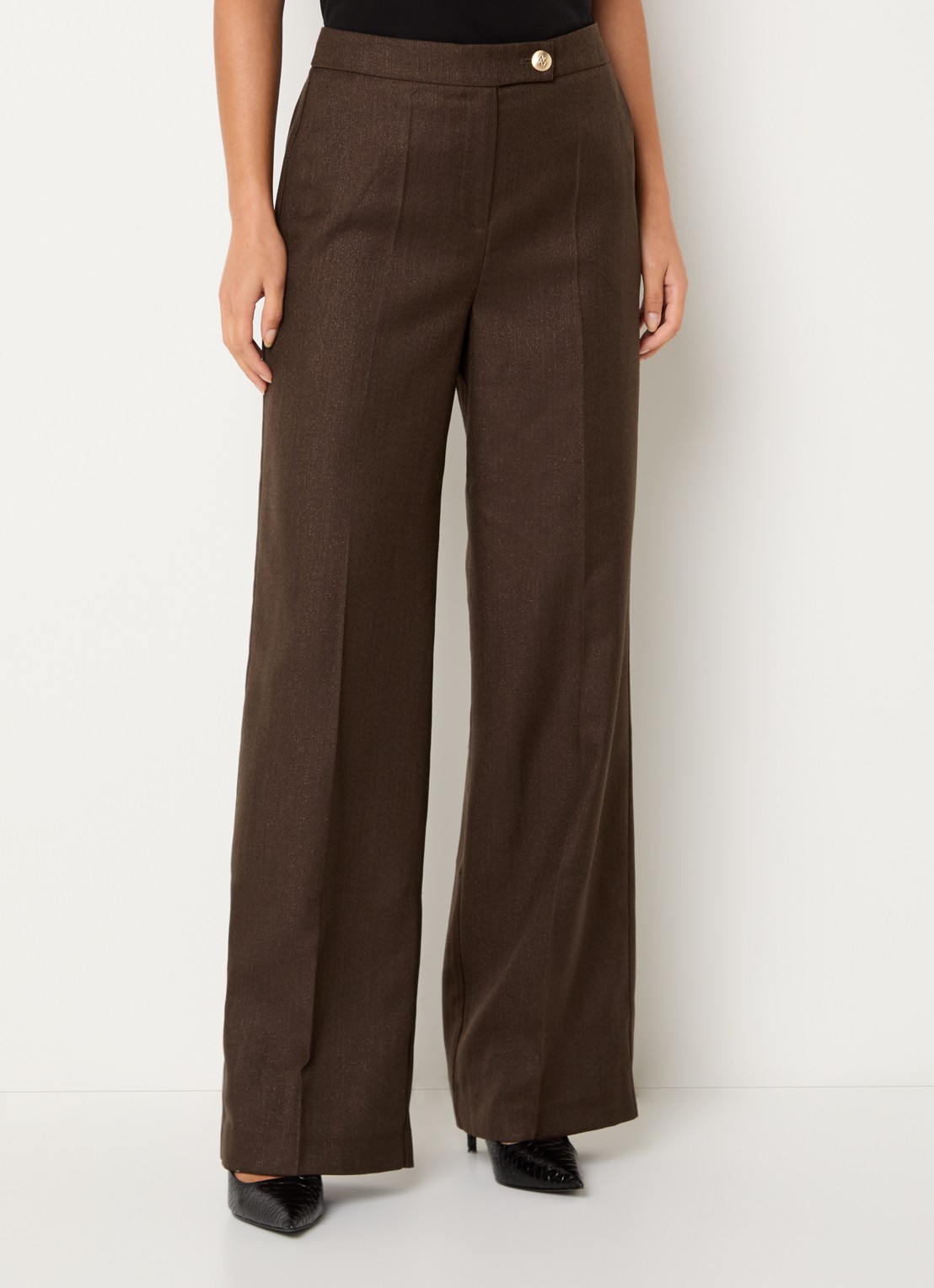 NIKKIE Anou high waist straight fit pantalon met steekzakken - detail donkerbruin