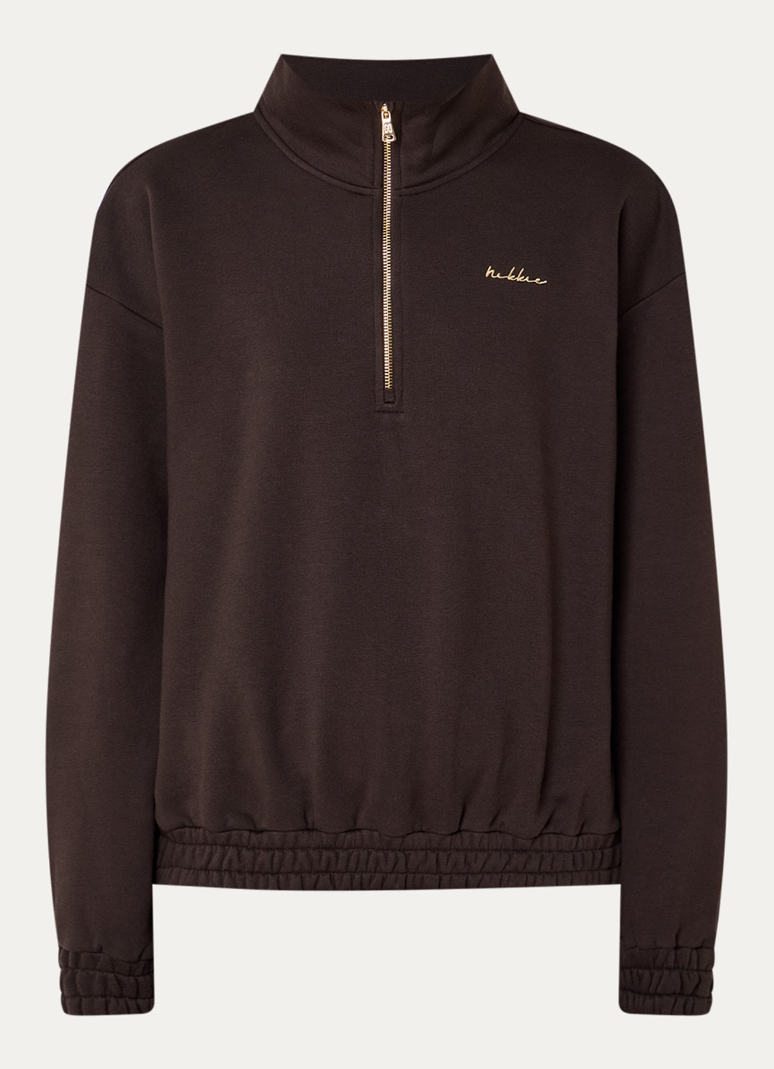 NIKKIE Avaleigh sweater met halve rits en logo - voorkant chocoladebruin