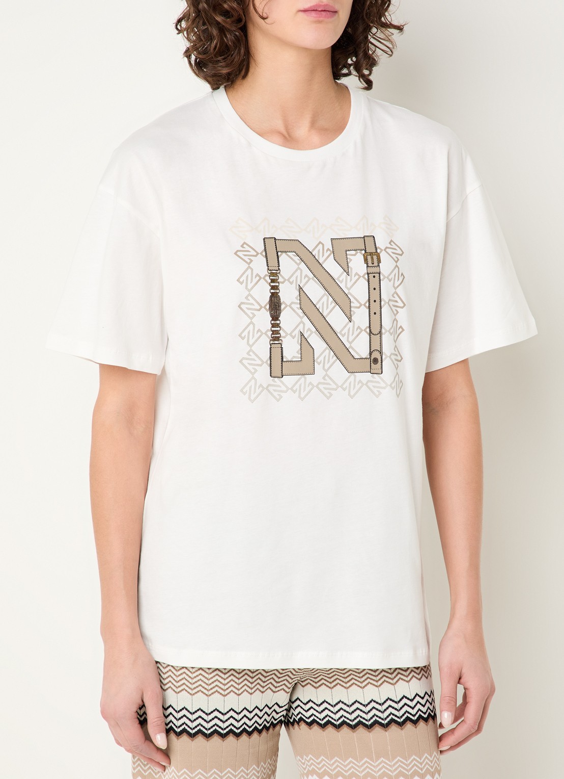 NIKKIE Chain T-shirt met print - detail 4 oudroze