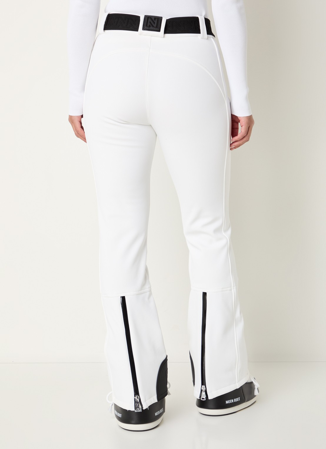 NIKKIE Grace high waist flared fit skibroek met ceintuur - achterkant 3 wit