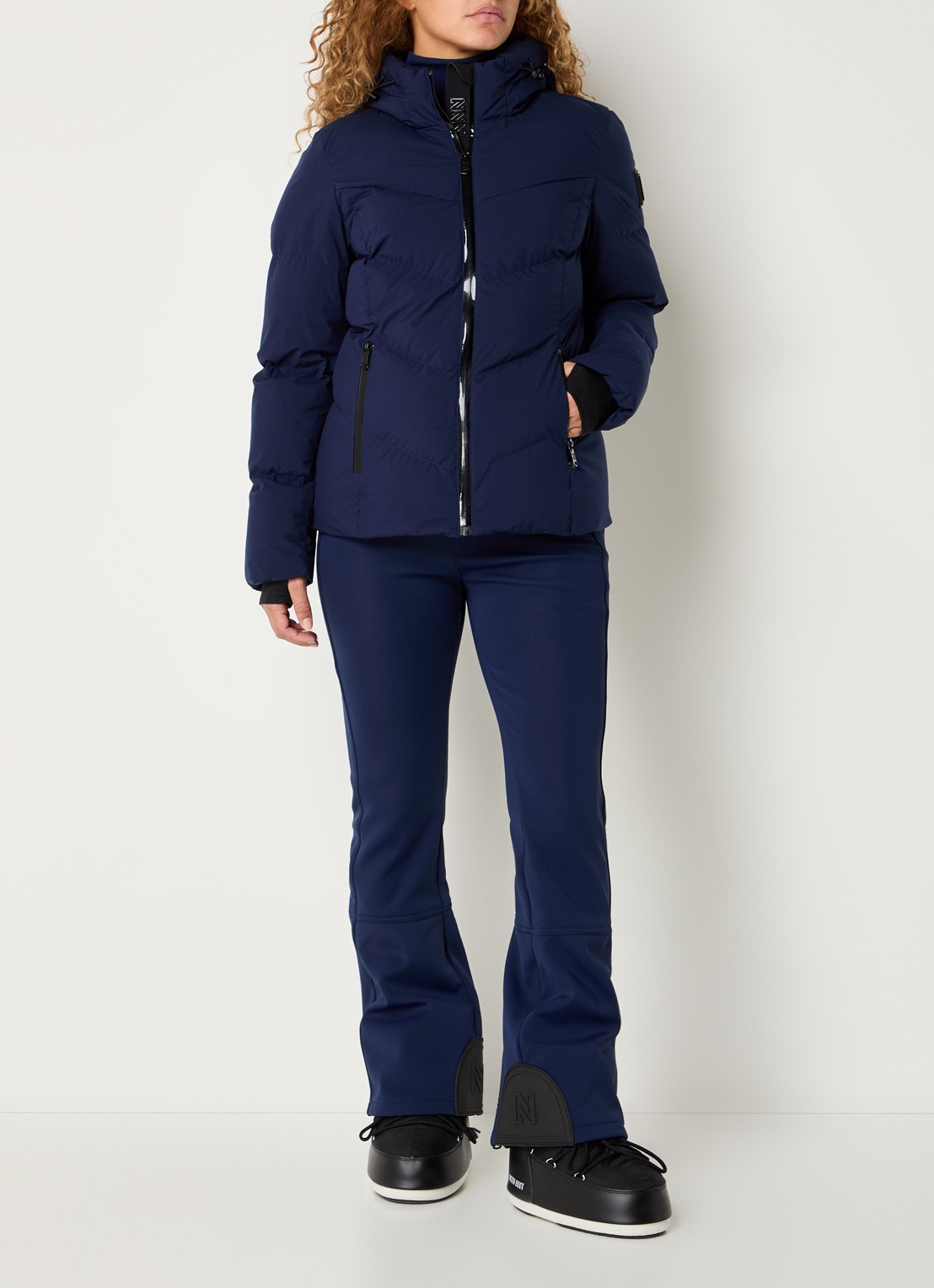 NIKKIE Grace high waist flared fit skibroek met ceintuur - voorkant 3 donkerblauw