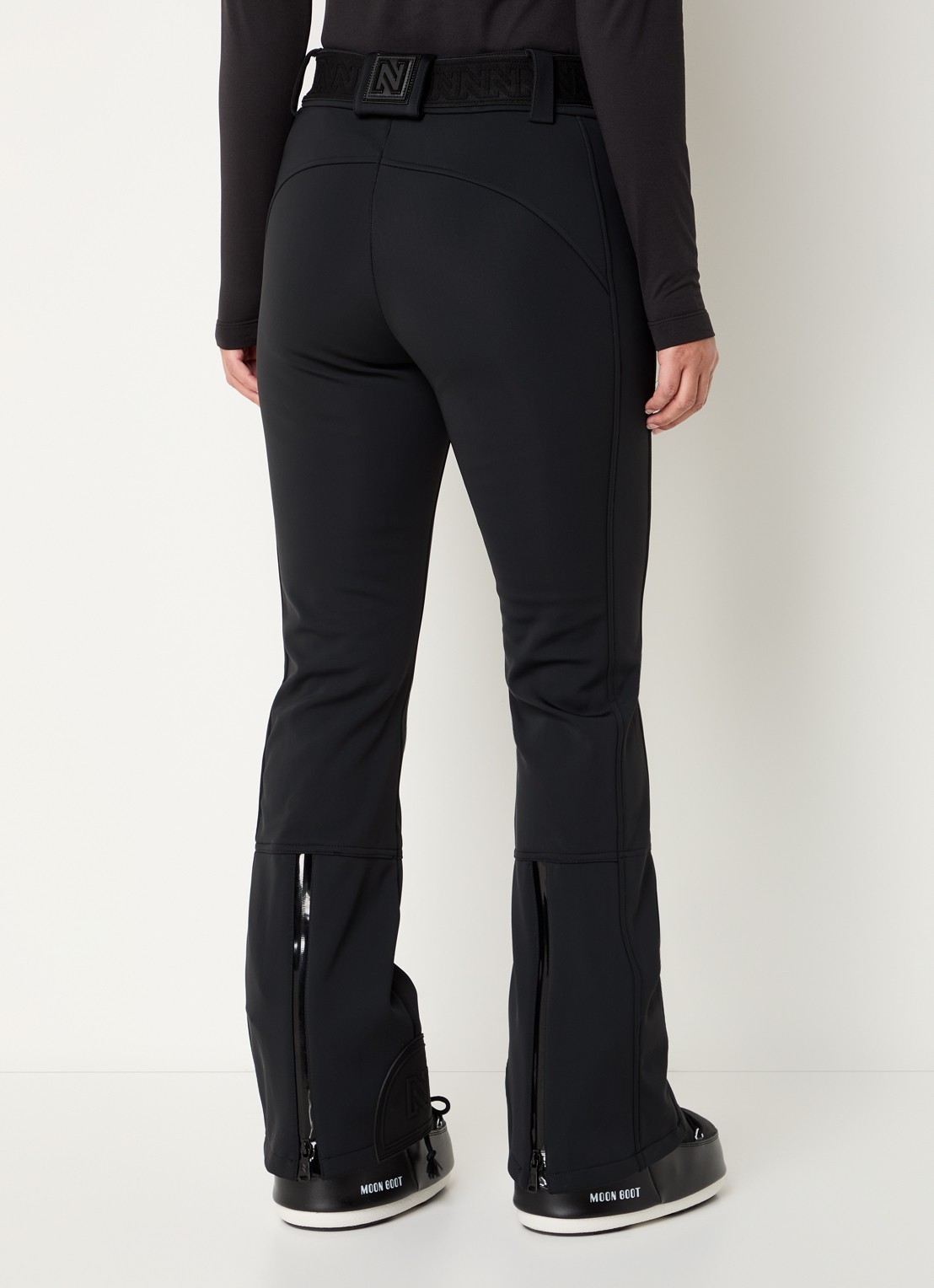 NIKKIE Grace high waist flared fit skibroek met ceintuur - achterkant 3 zwart