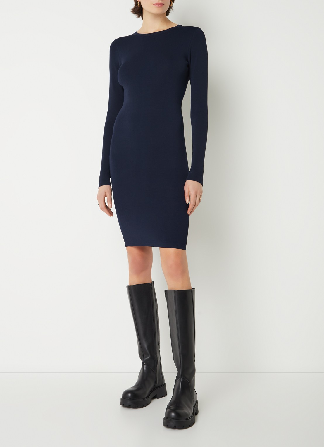 NIKKIE Jolie fijngebreide fitted midi jurk - voorkant 2 donkerblauw