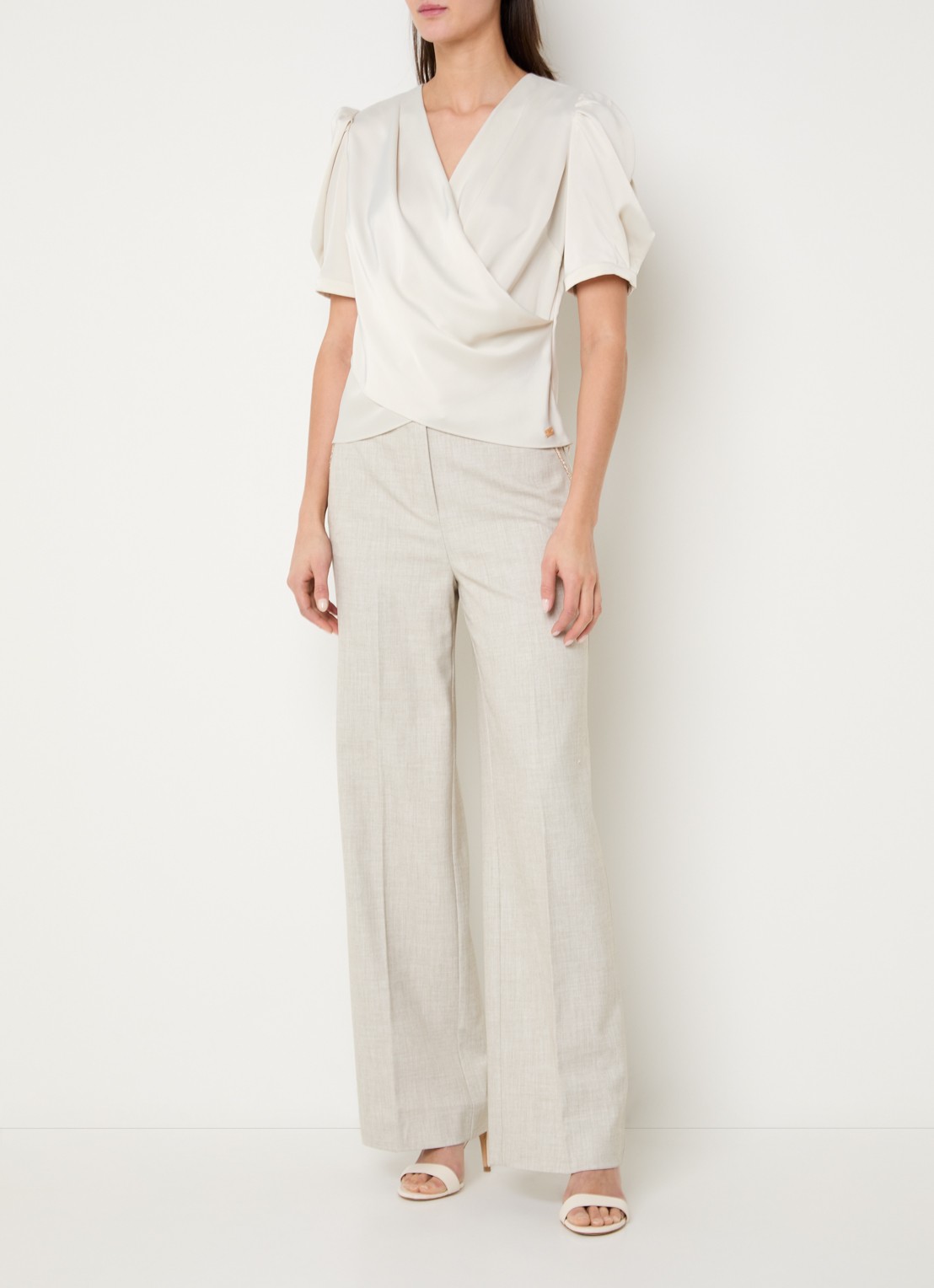 NIKKIE Kransis tuniek met pofmouwen - voorkant 3 creme